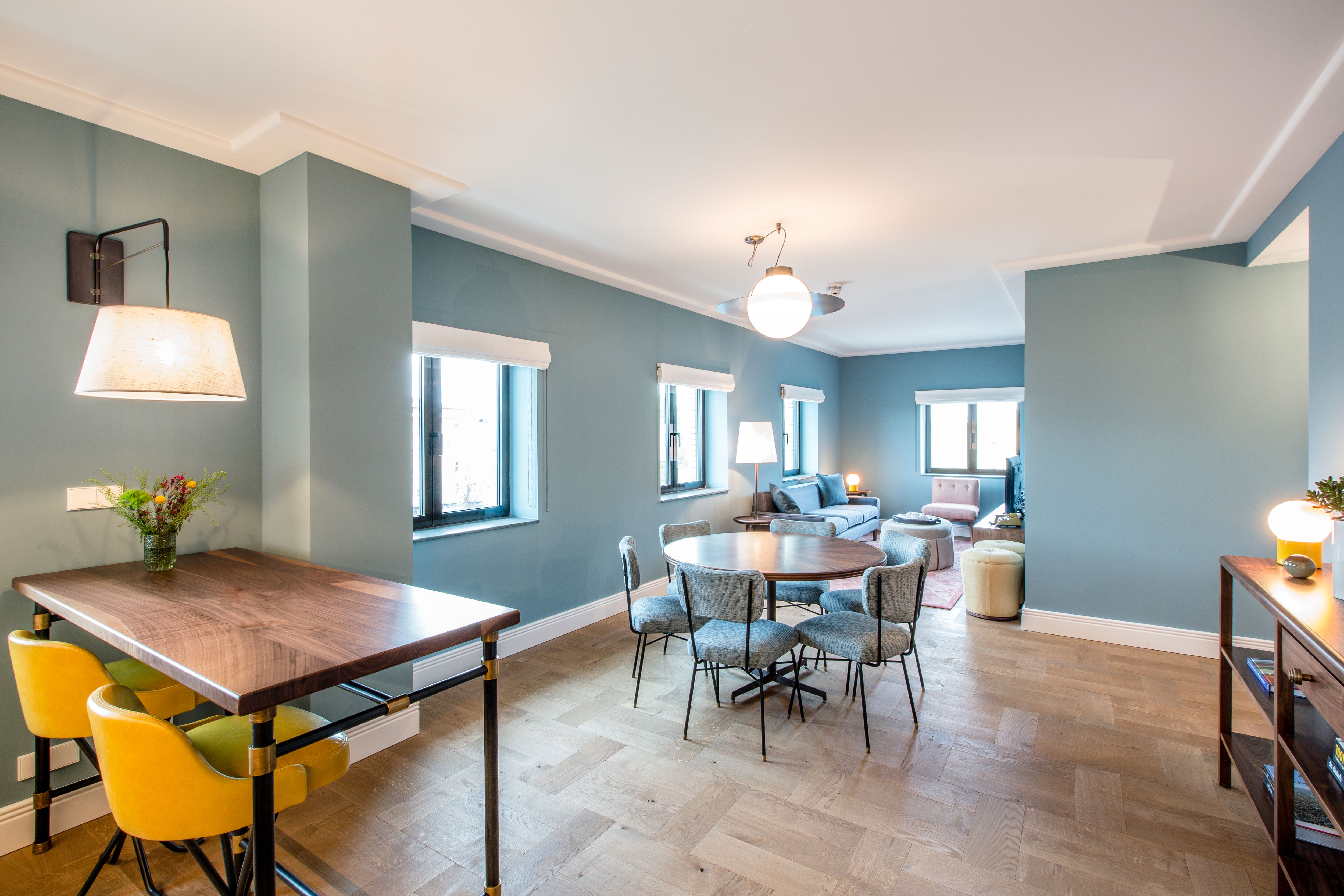 room detail thumbnail 2