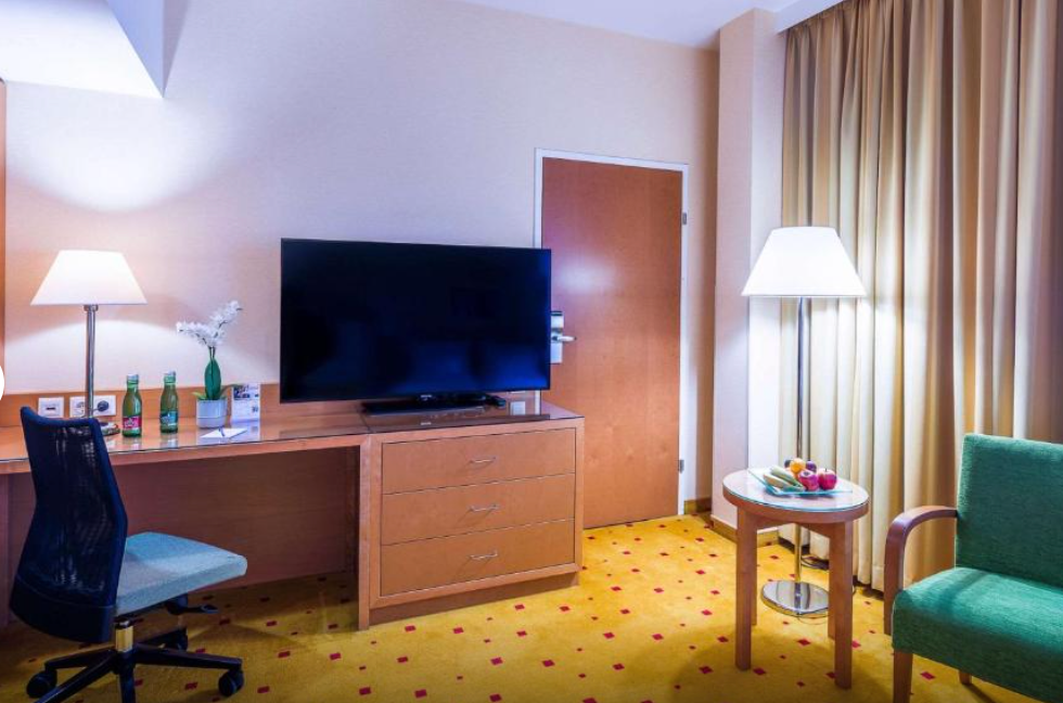 room detail thumbnail 1