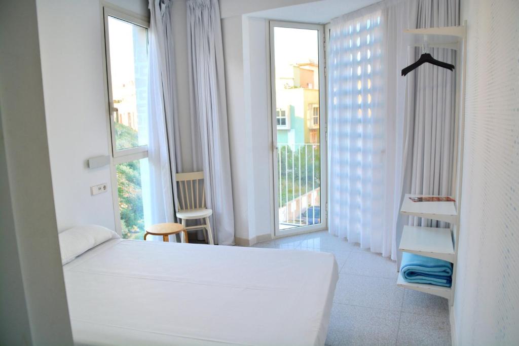 Queen room
