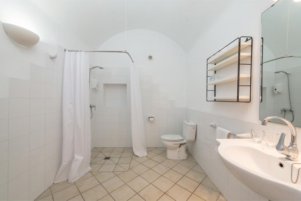 Apartamento de 2 dormitorios con balcón