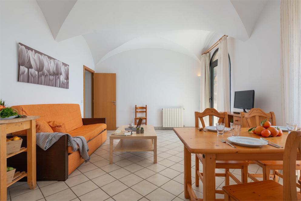 Apartamento de 2 dormitorios con balcón