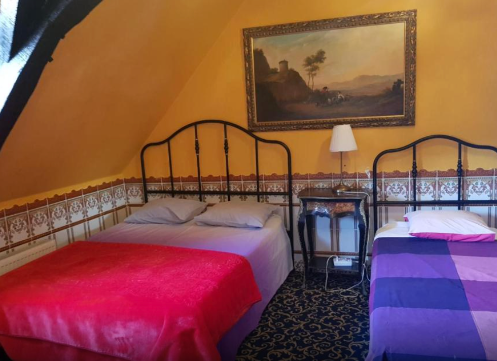 room detail thumbnail 1