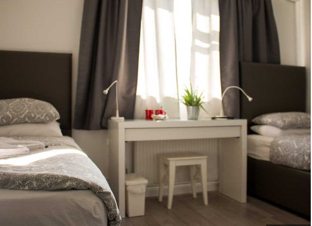 room detail thumbnail 1