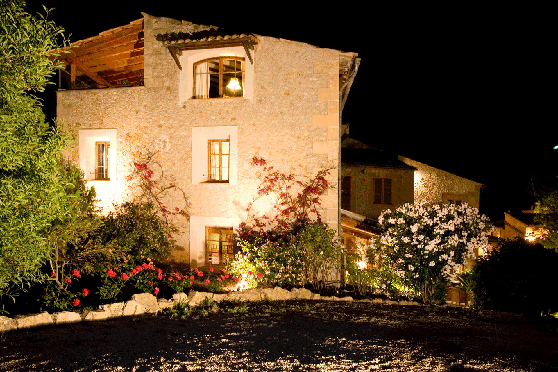 Nou dalt muntanya, Orient