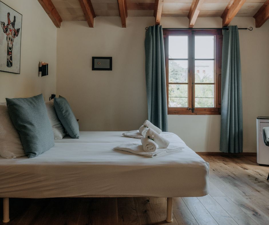 Nou dalt muntanya, Orient