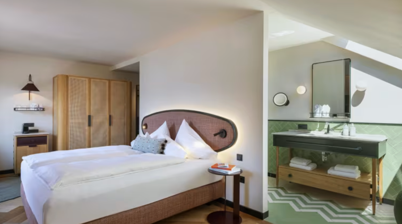 room detail thumbnail 0