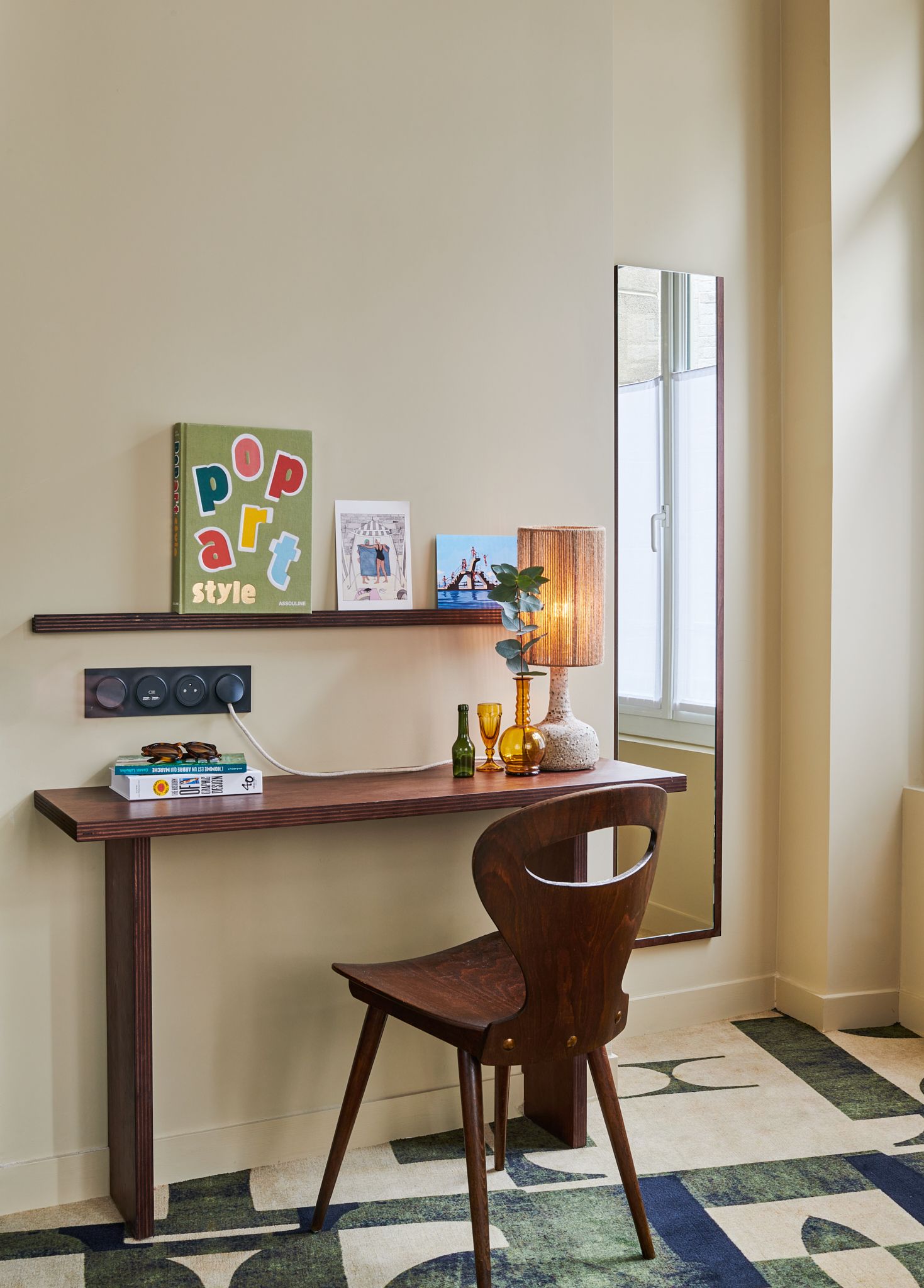 room detail thumbnail 2