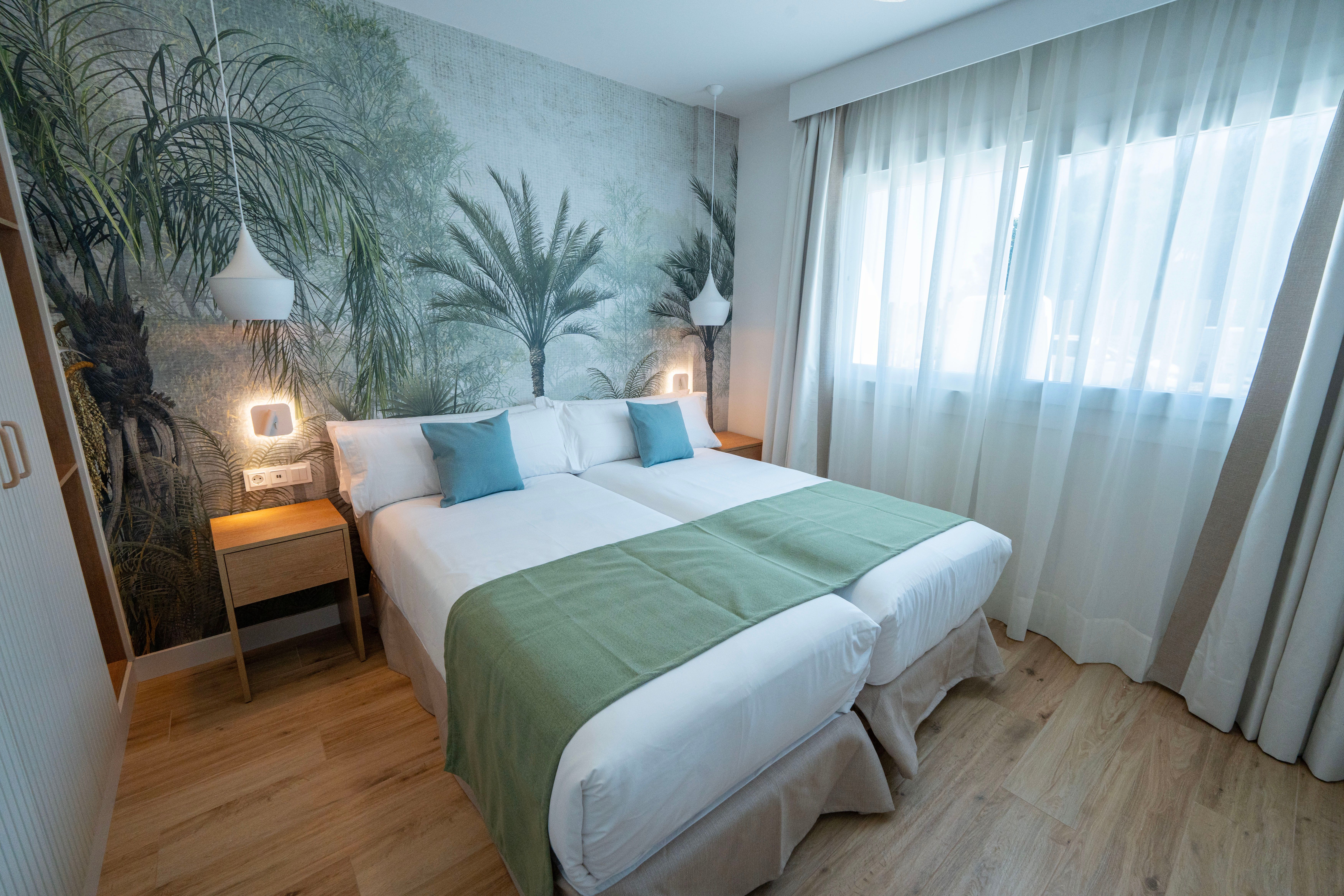 Two-bedroom apartment with garden view