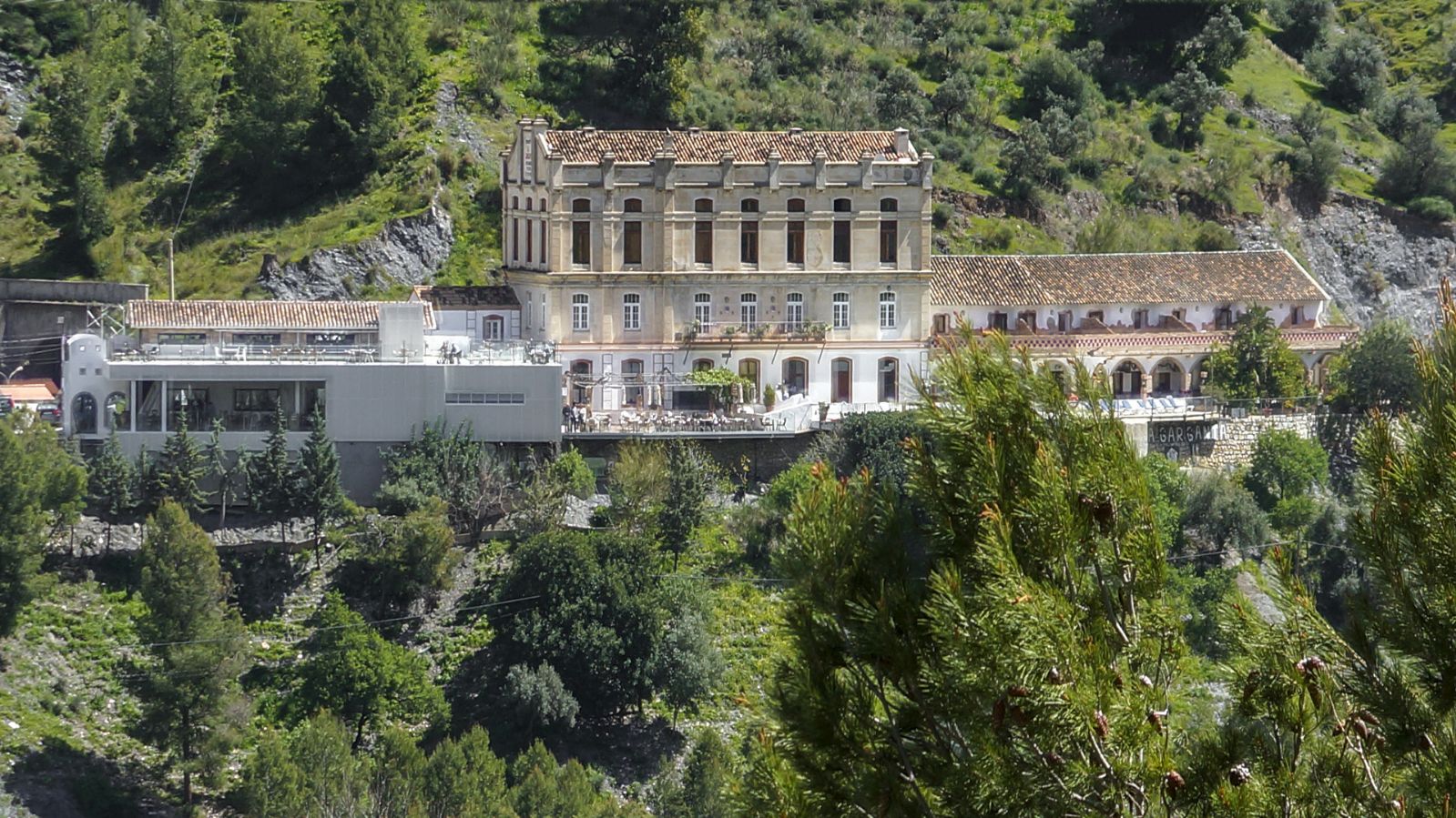 Complejo turístico la garganta, Álora