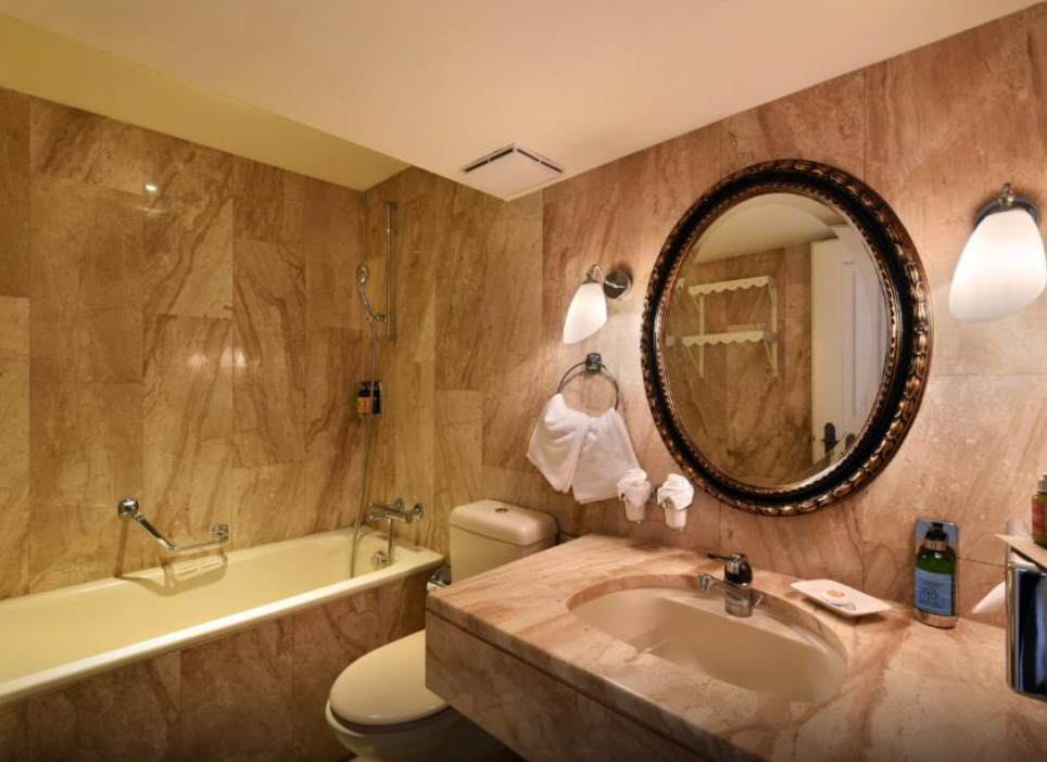 room detail thumbnail 2