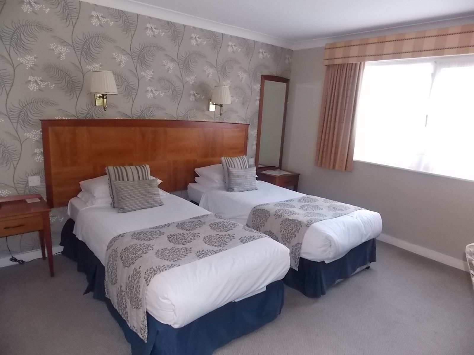 room detail thumbnail 0