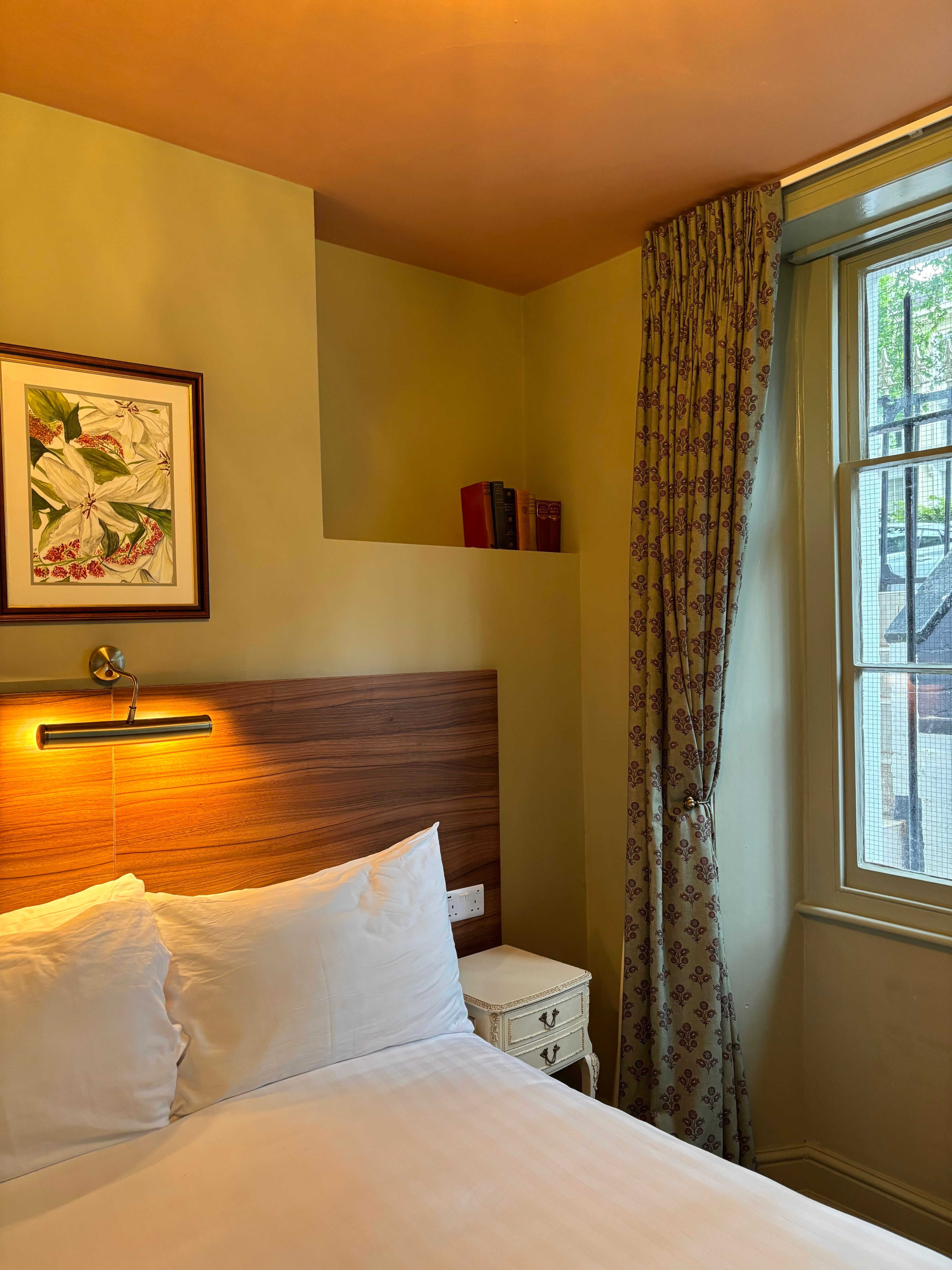 room detail thumbnail 0