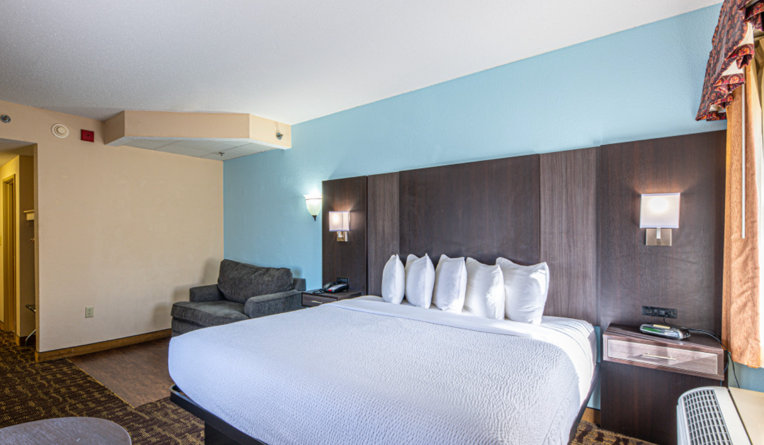 room detail thumbnail 0