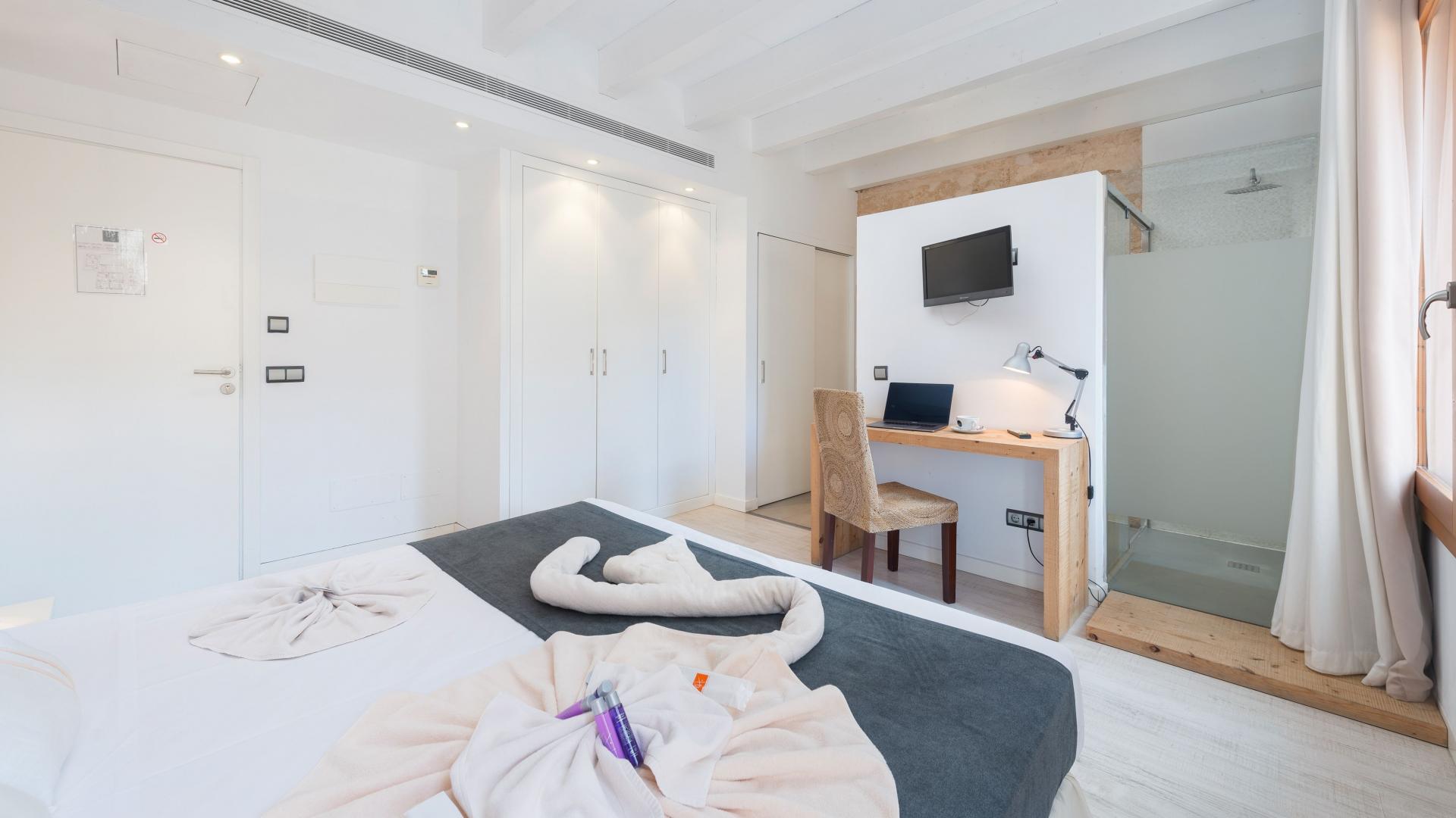 Habitación doble con baño privado