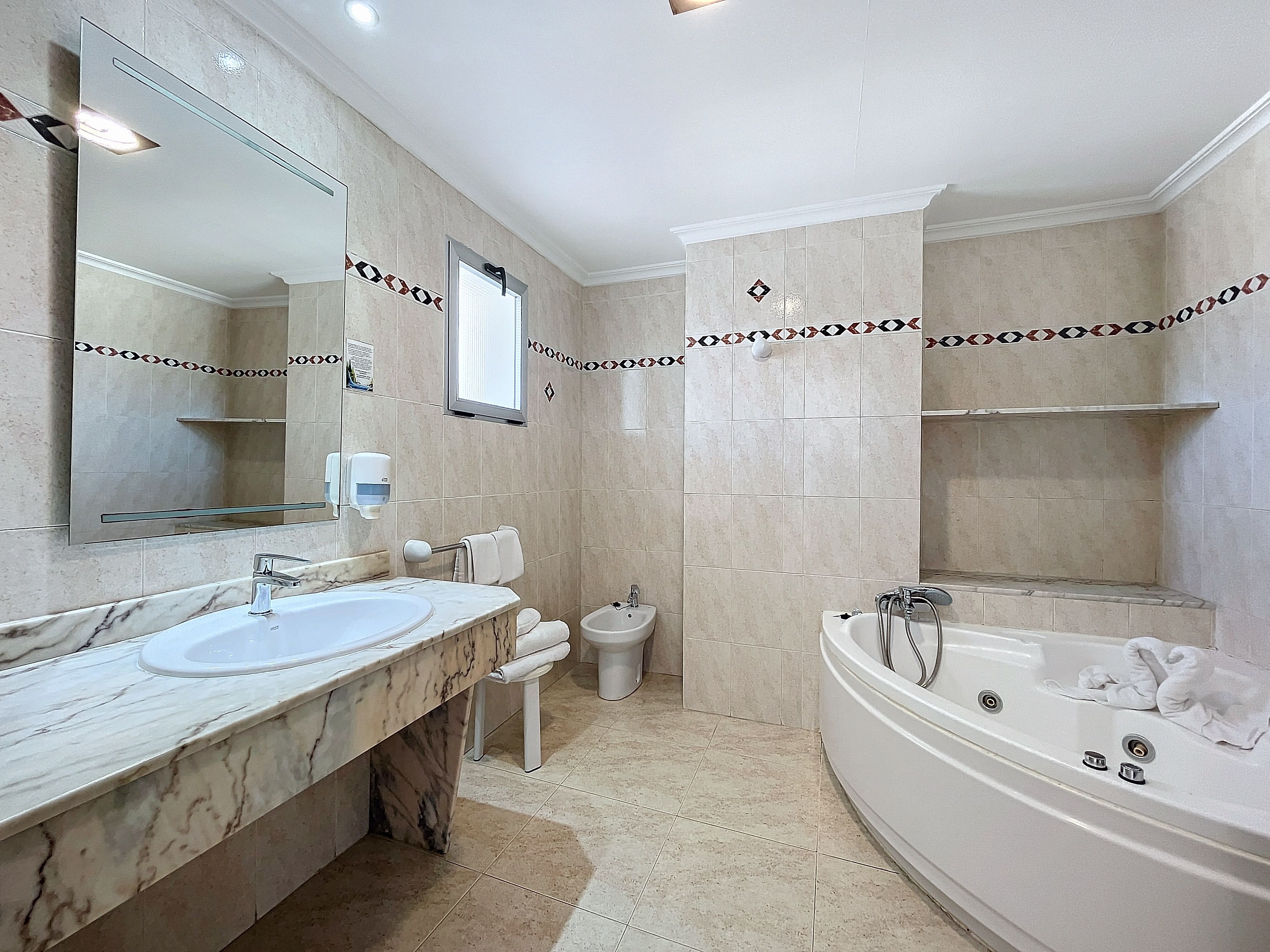 Noguera hotel , L Alfas del Pi