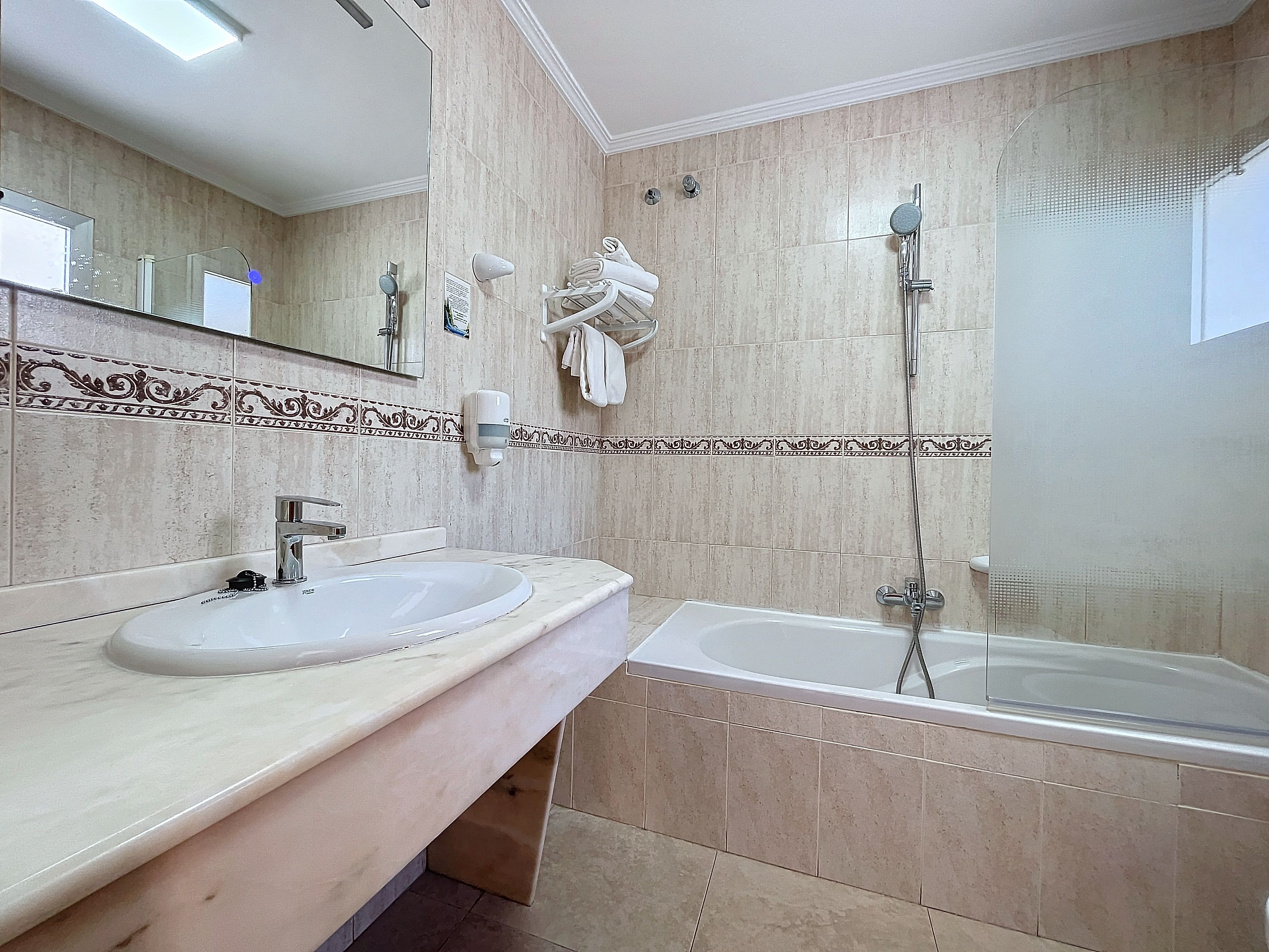 Noguera hotel , L Alfas del Pi