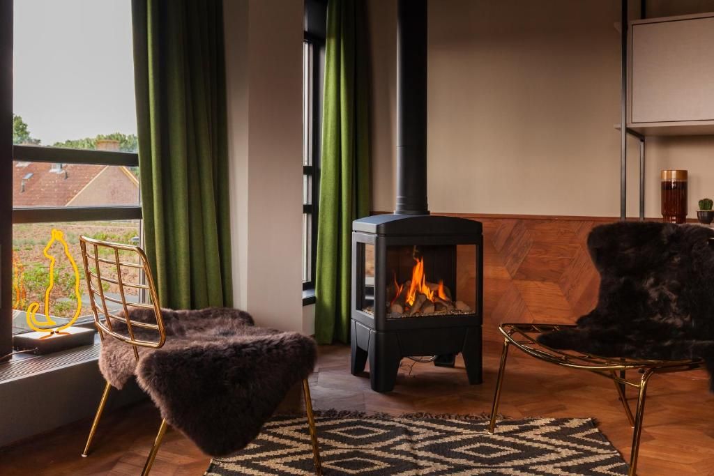 room detail thumbnail 1