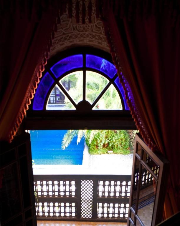room detail thumbnail 1