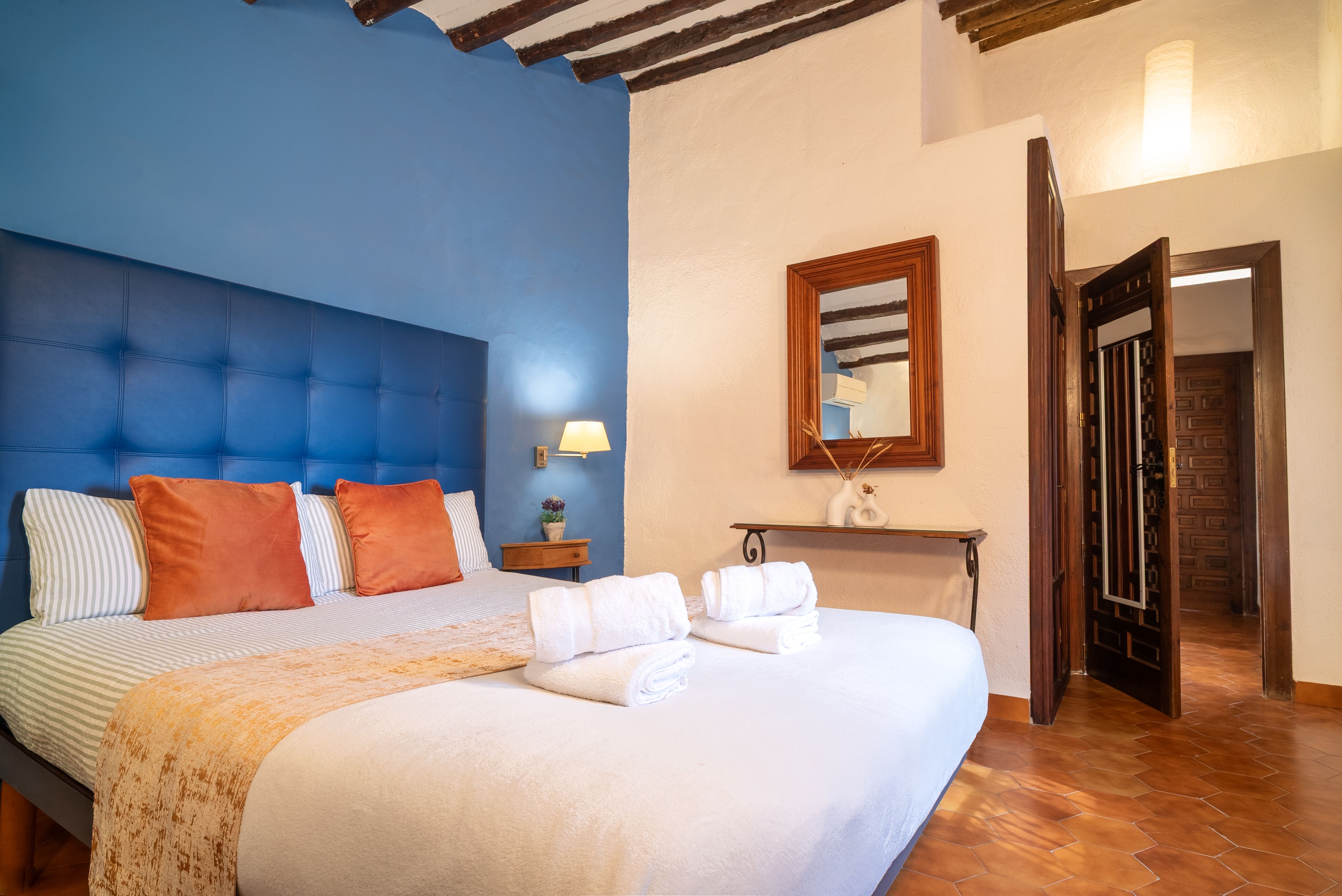 The pines hotel, Els Ibarsos