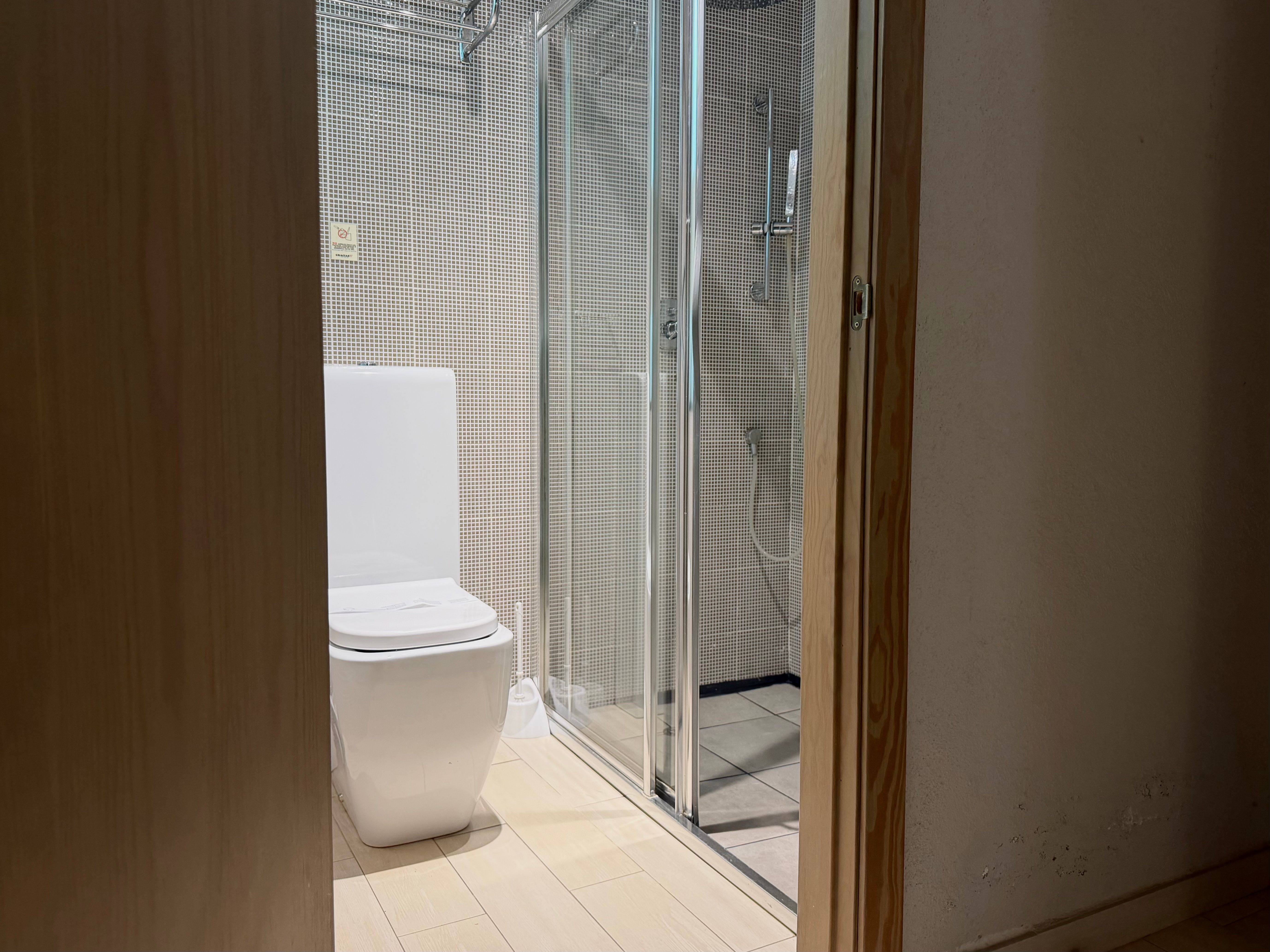 The pines hotel, Els Ibarsos