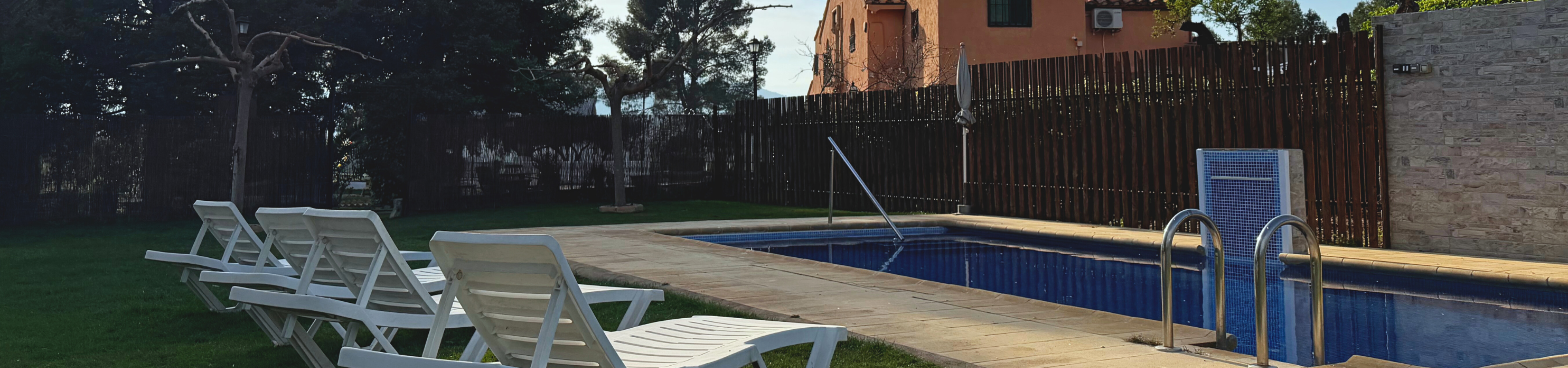 The pines hotel, Els Ibarsos