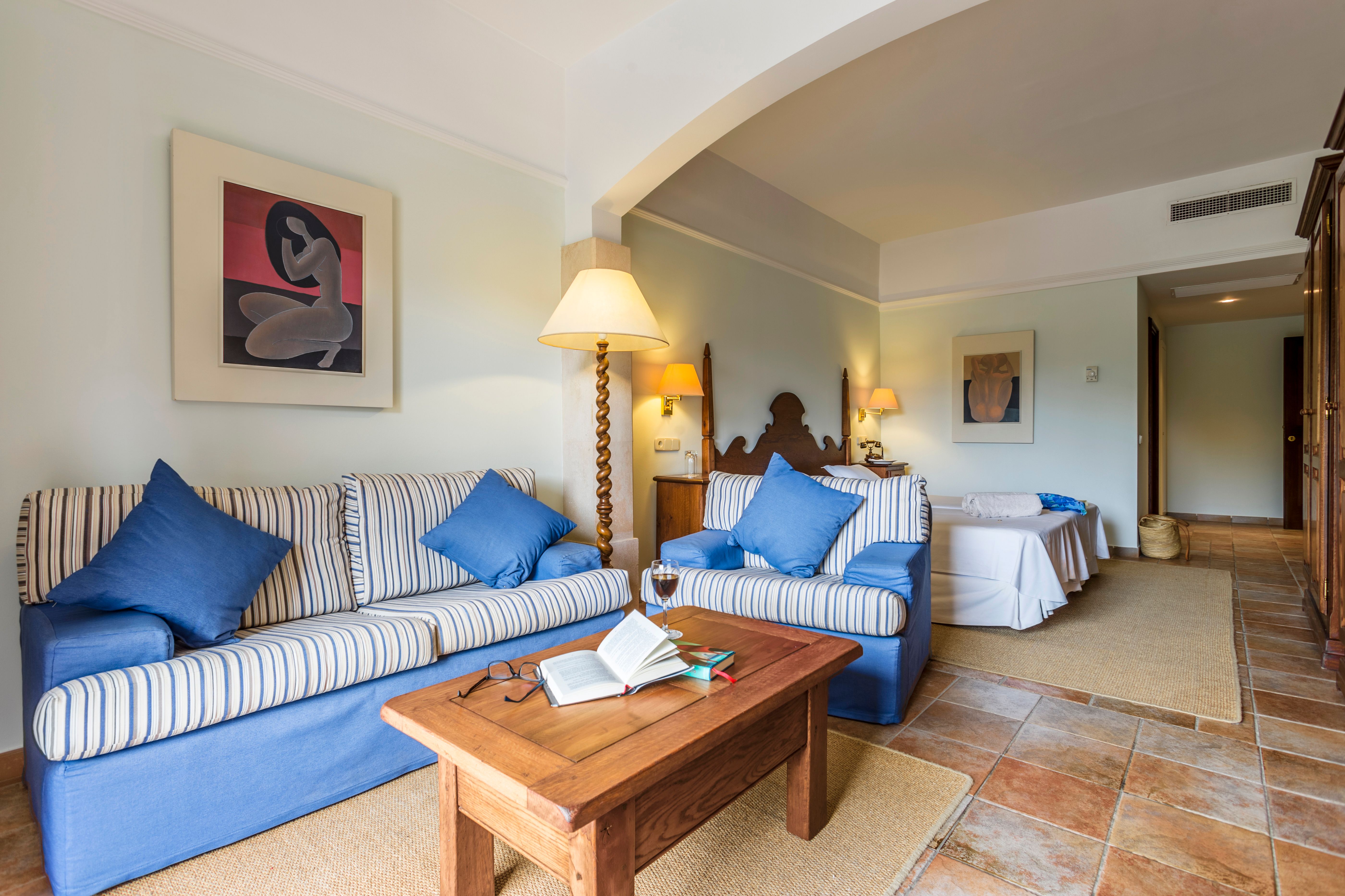 room detail thumbnail 1