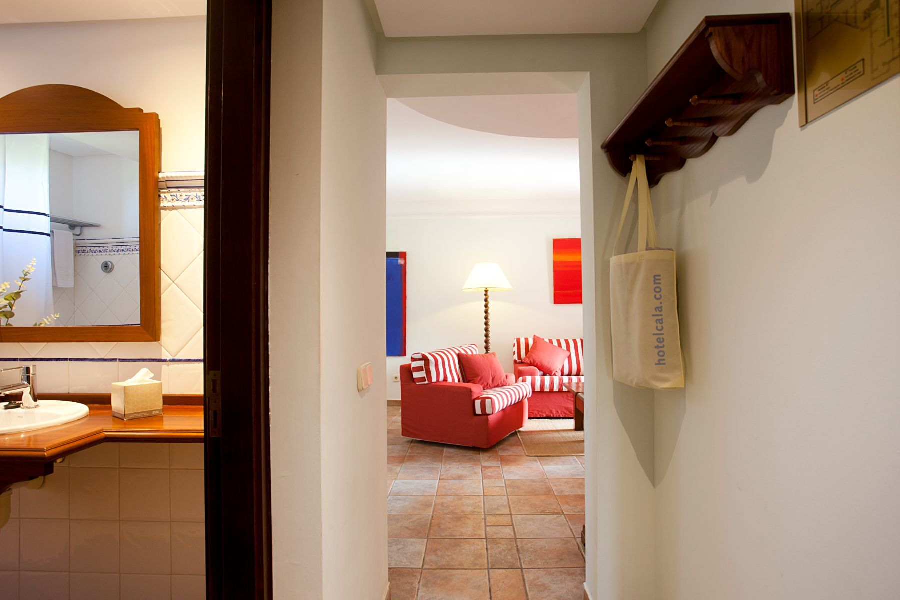 room detail thumbnail 2