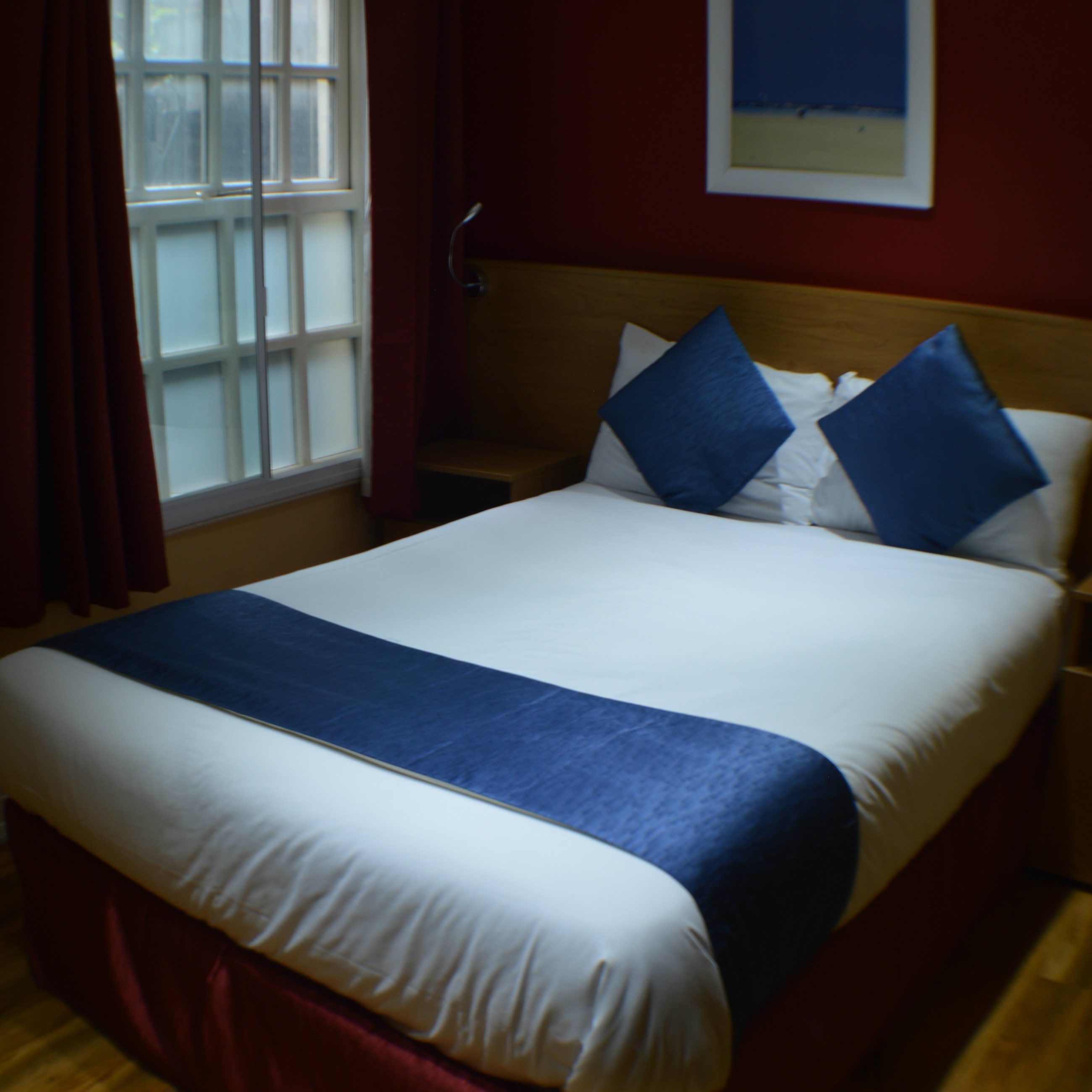 room detail thumbnail 2