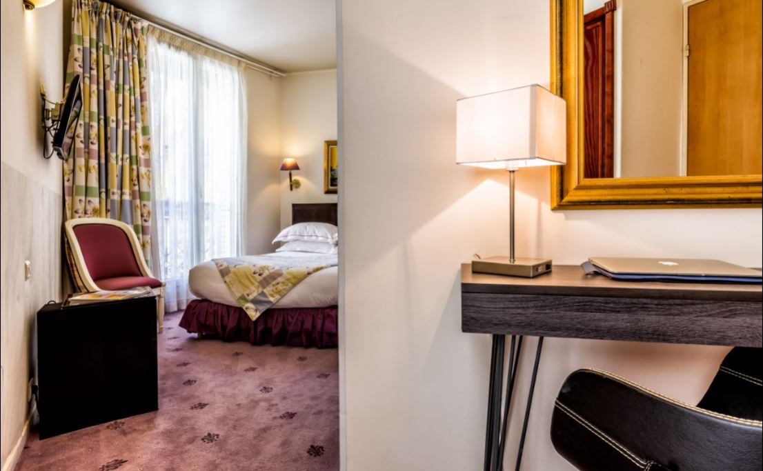 room detail thumbnail 1