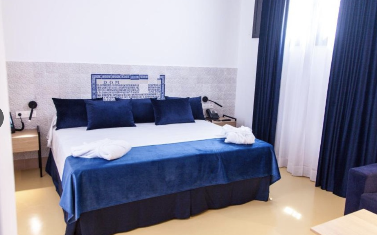 Hotel triana montalvan