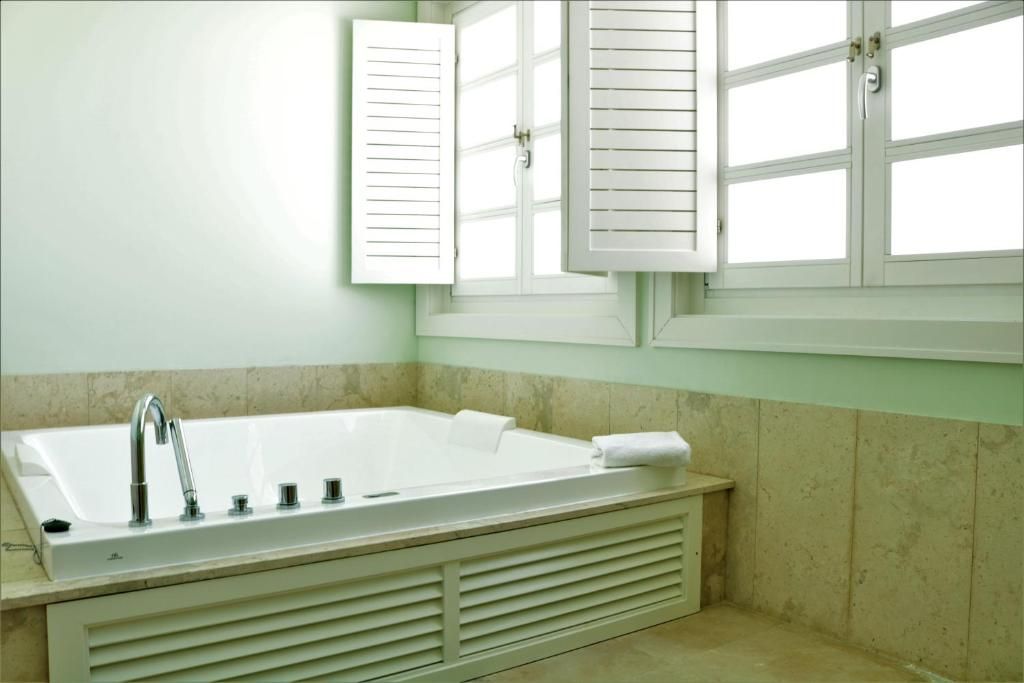 Deluxe-suite mit whirlpool