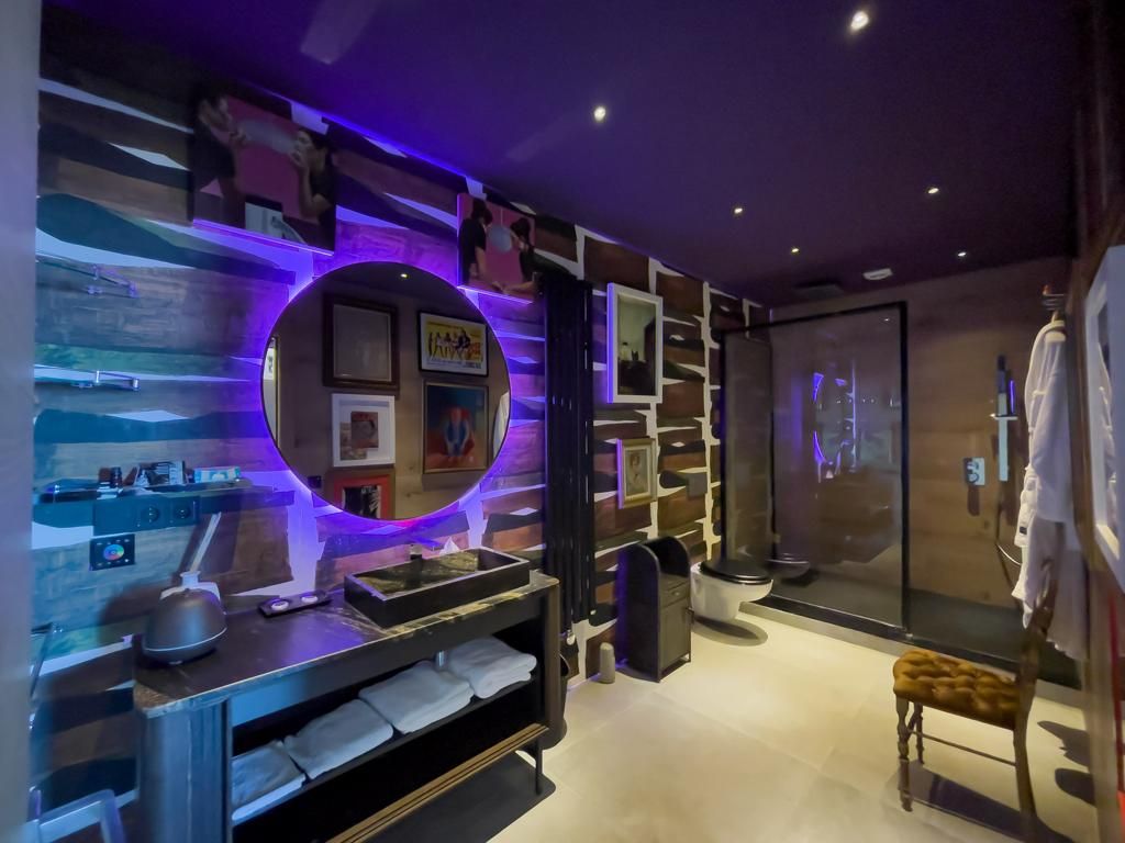 Suite with balcony