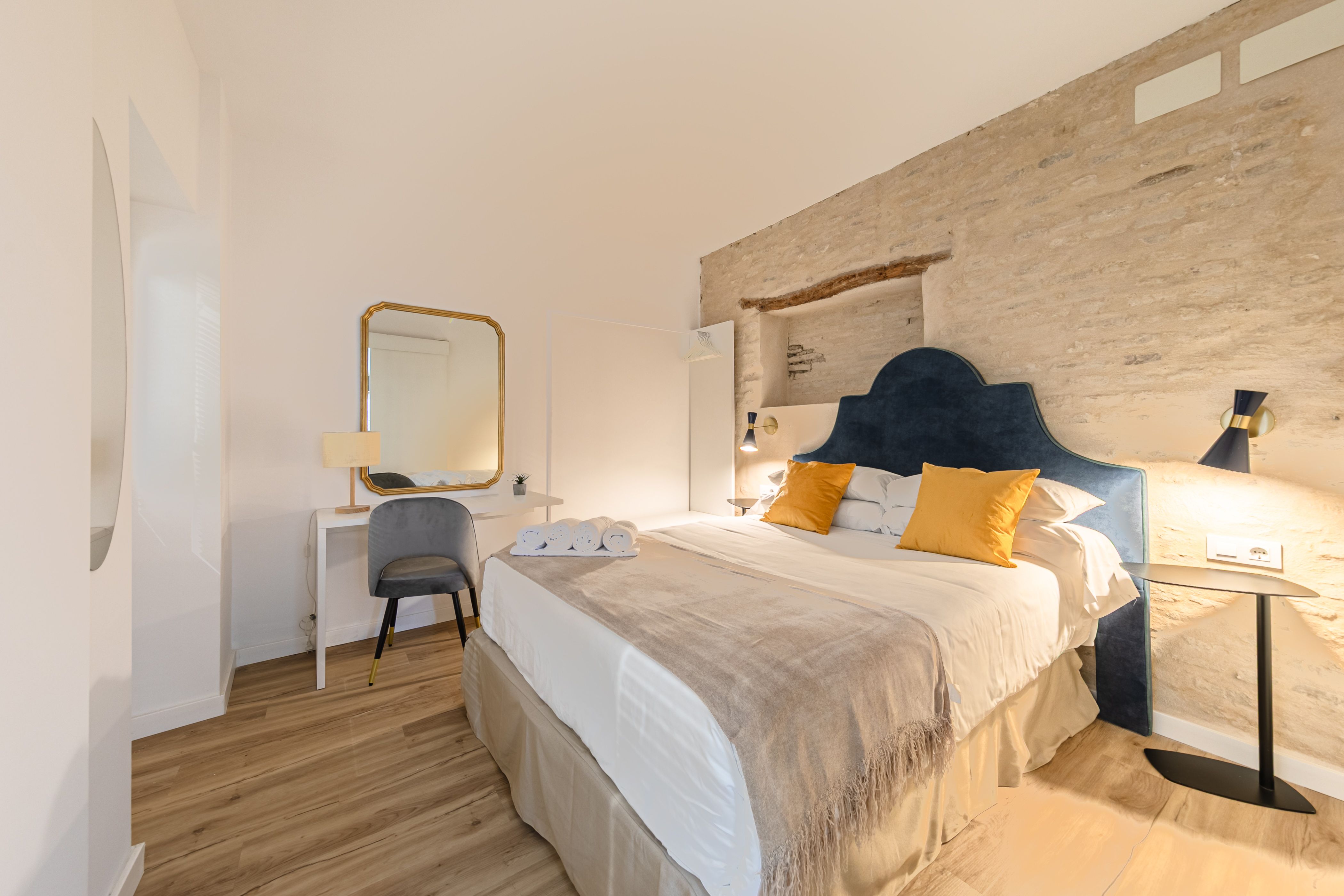 Welldone san pablo apartments, Sevilla