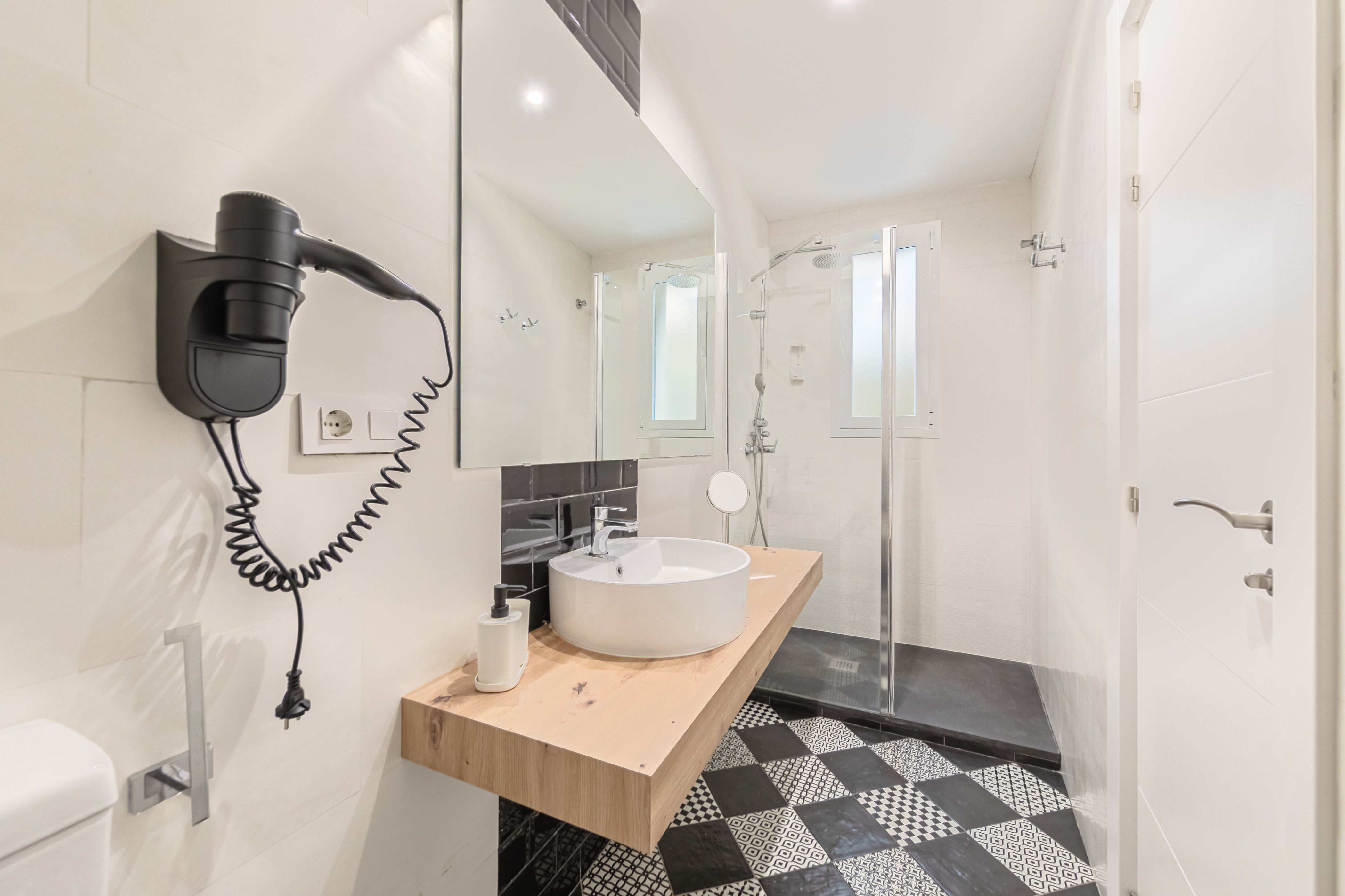 Welldone san pablo apartments, Sevilla