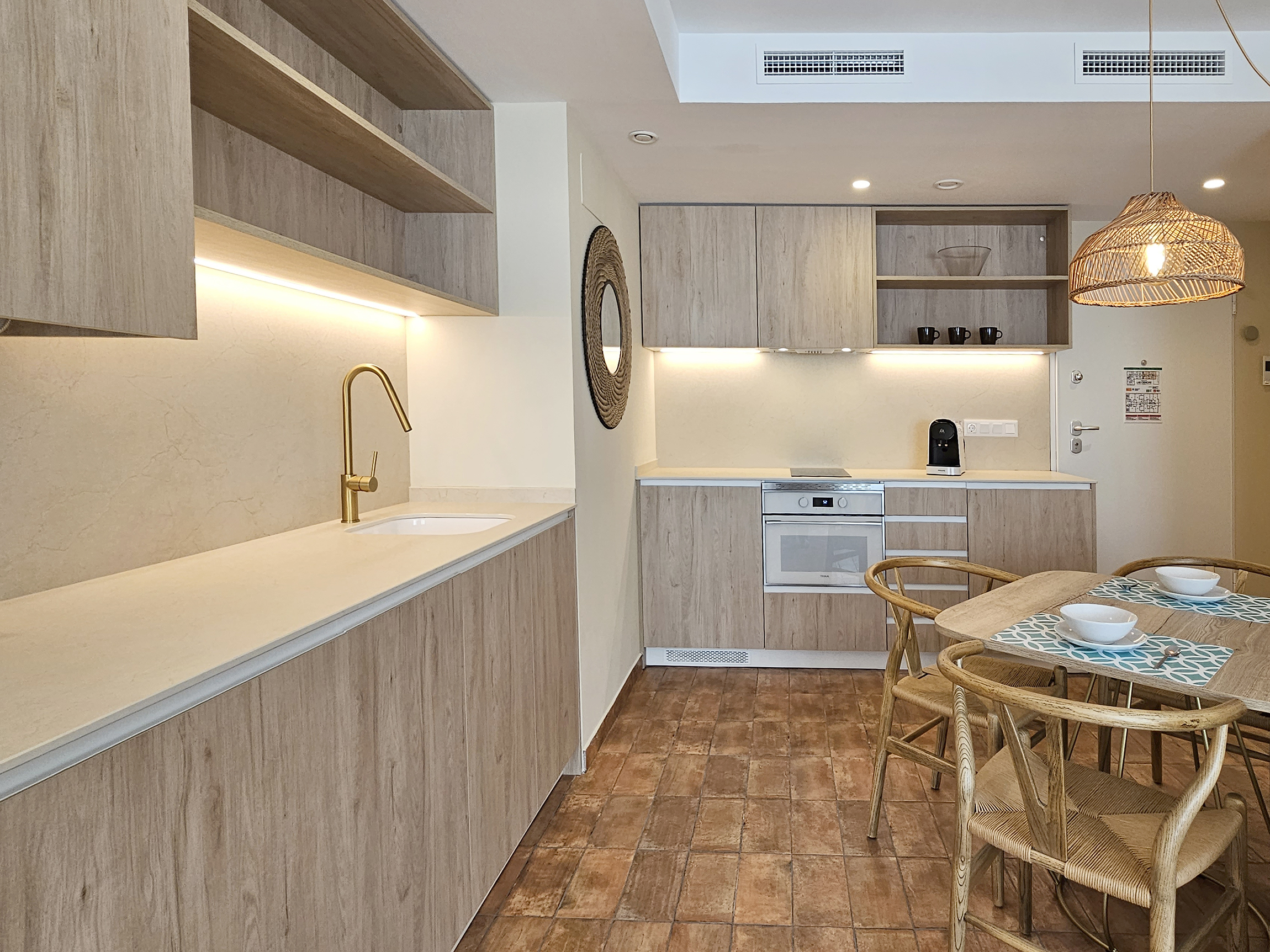 Apartamento de 1 dormitorio con balcón
