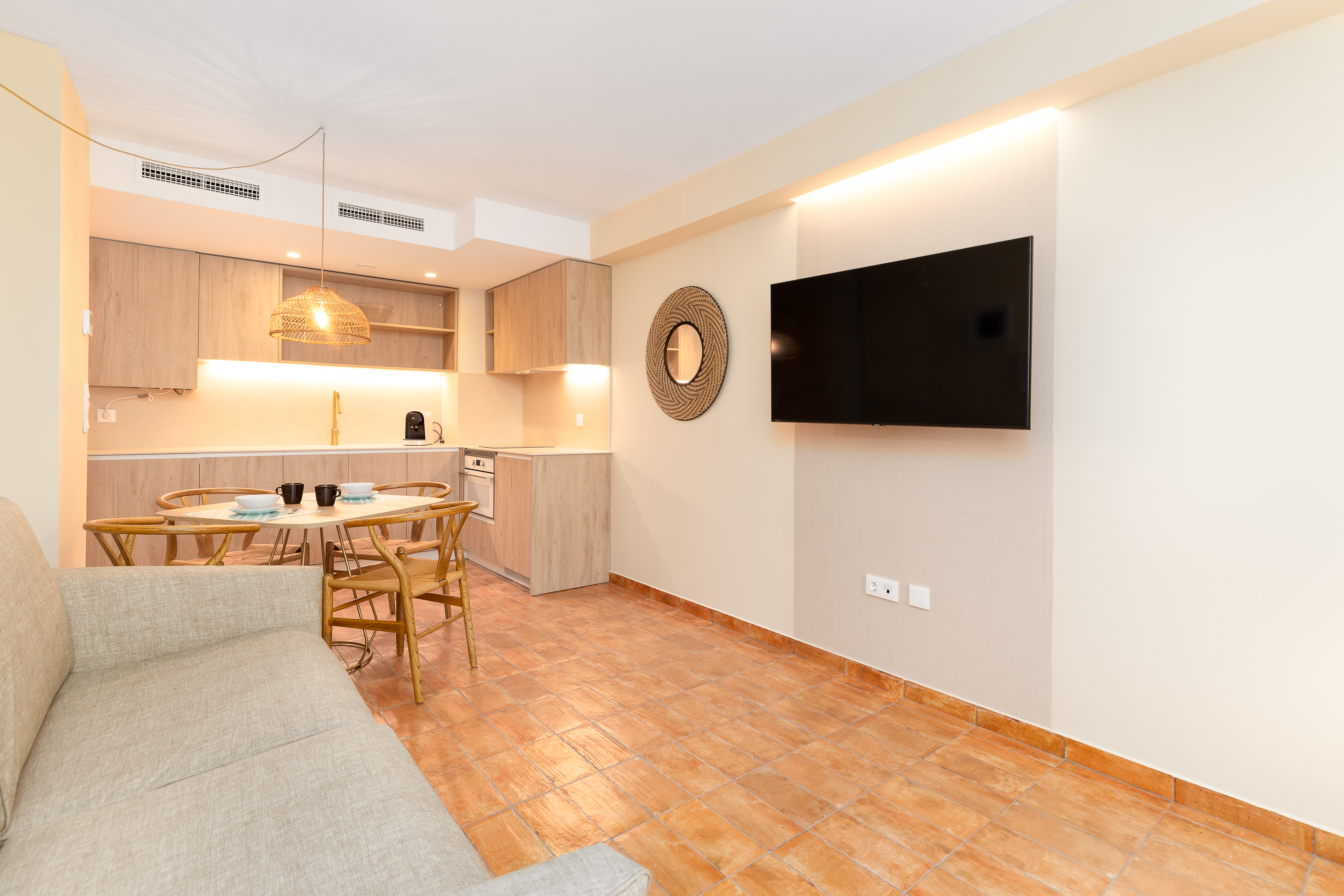 Apartamento de 1 dormitorio con balcón
