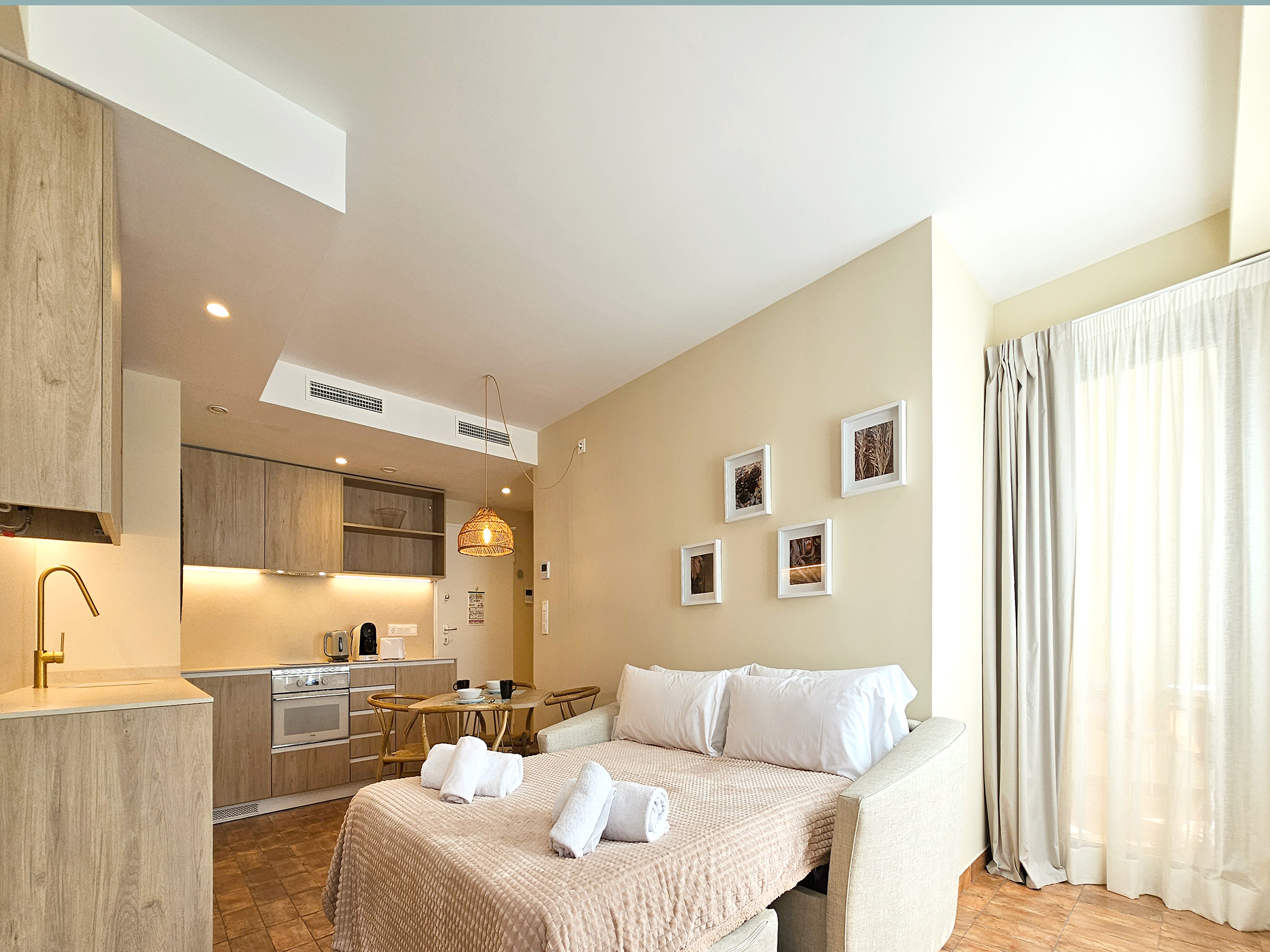Apartamento de 1 dormitorio con balcón