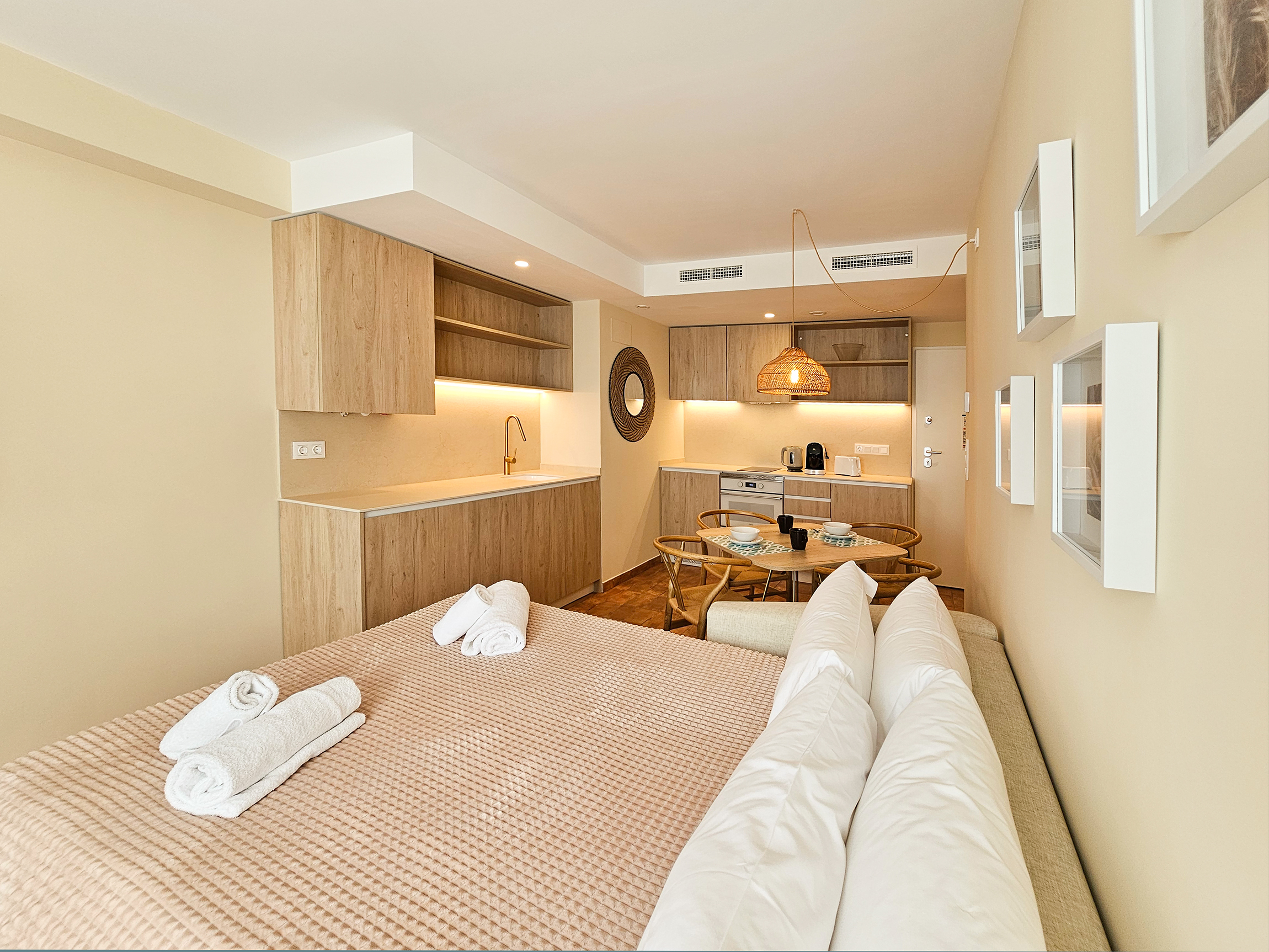Apartamento de 1 dormitorio con balcón