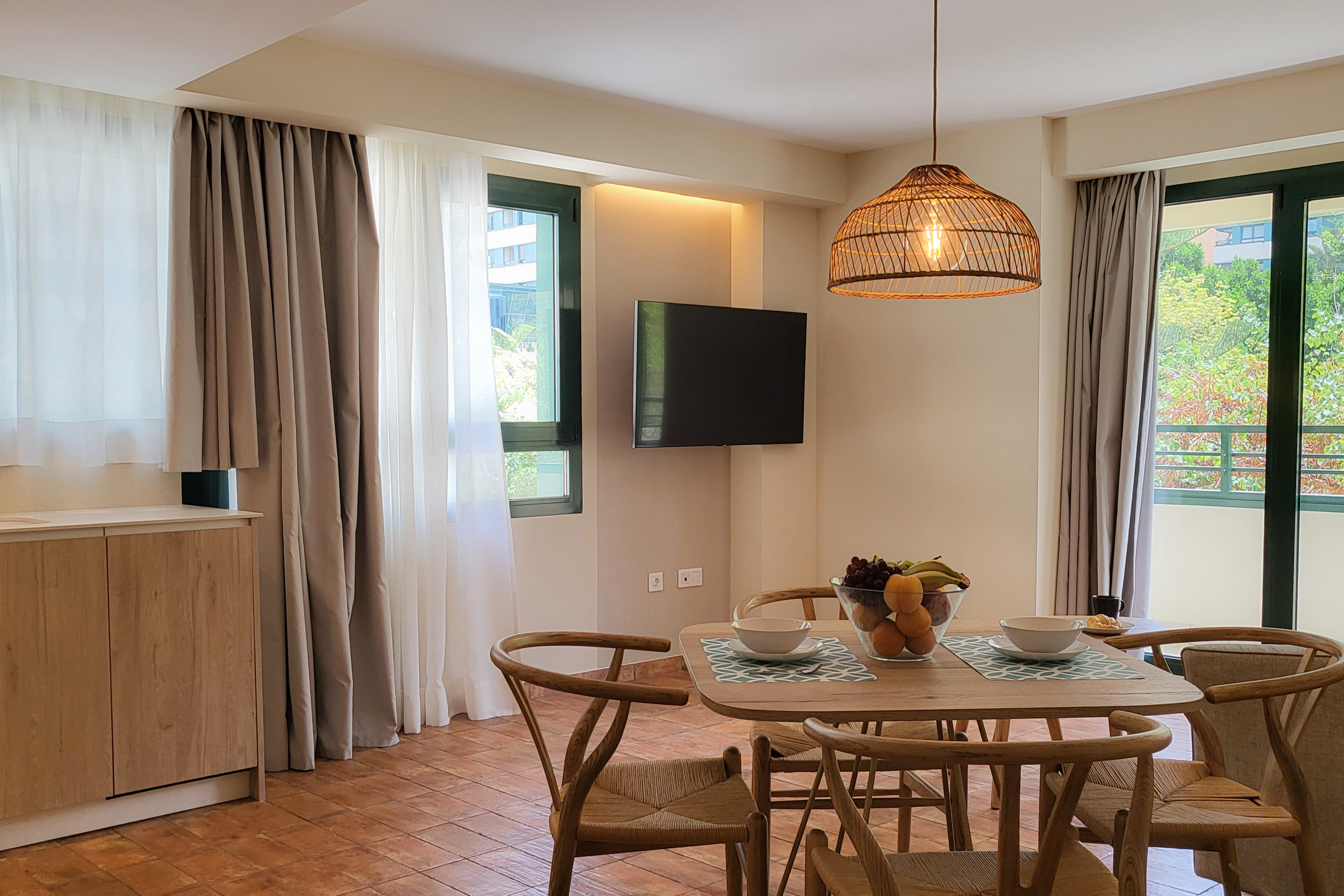 Apartment mit 1 schlafzimmer und balkon