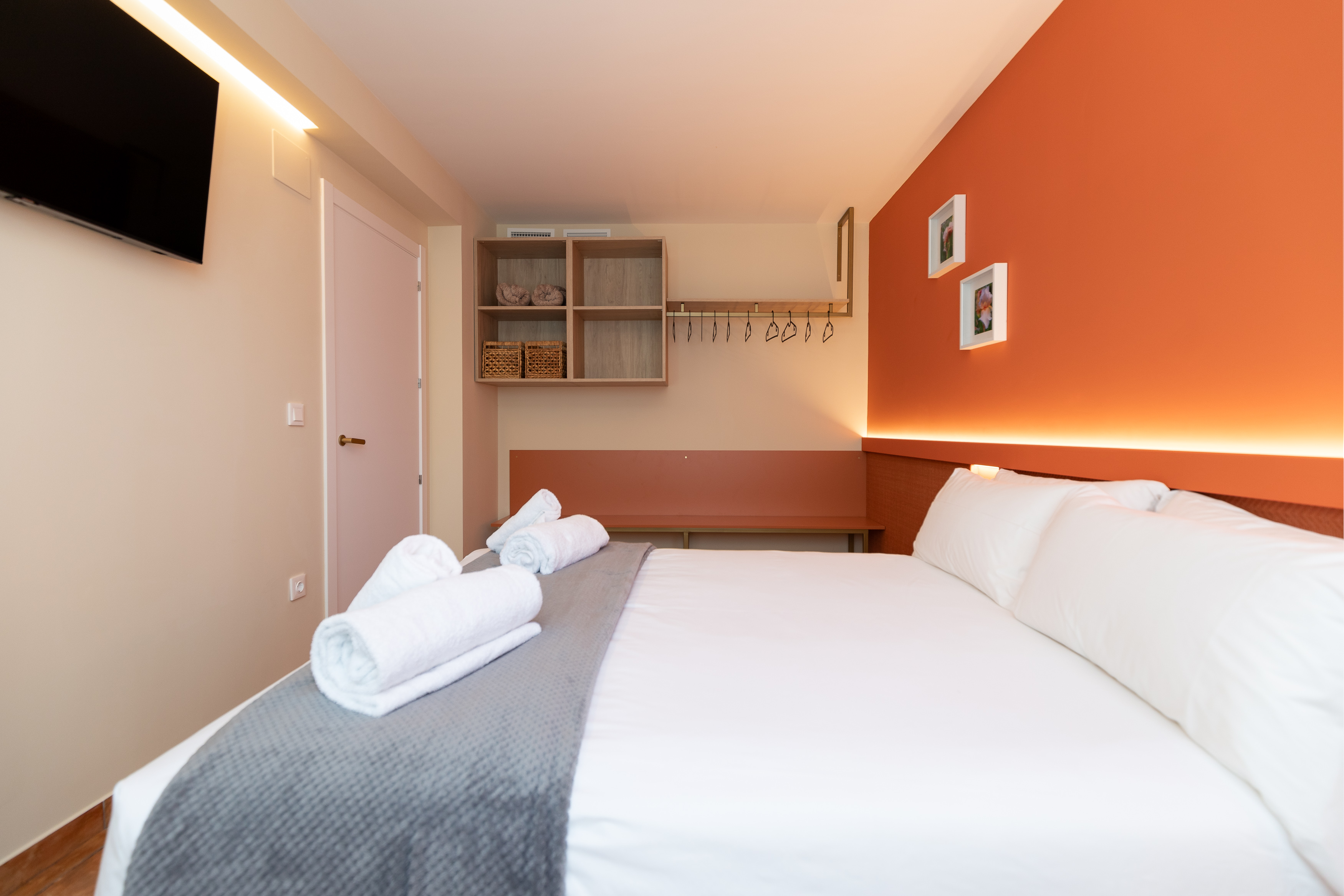 One-bedroom apartment with terrace