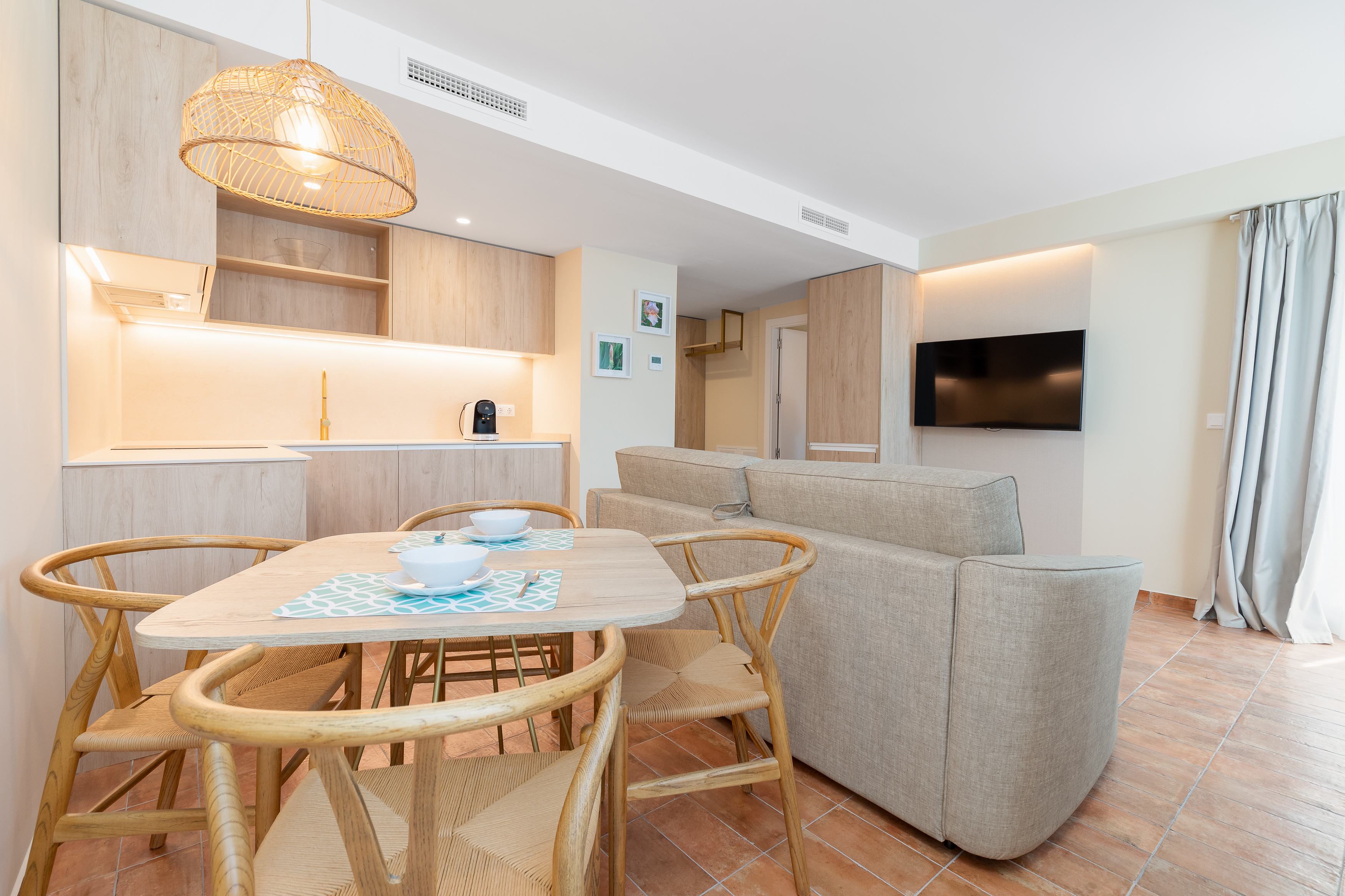 Apartment mit 1 schlafzimmer und balkon