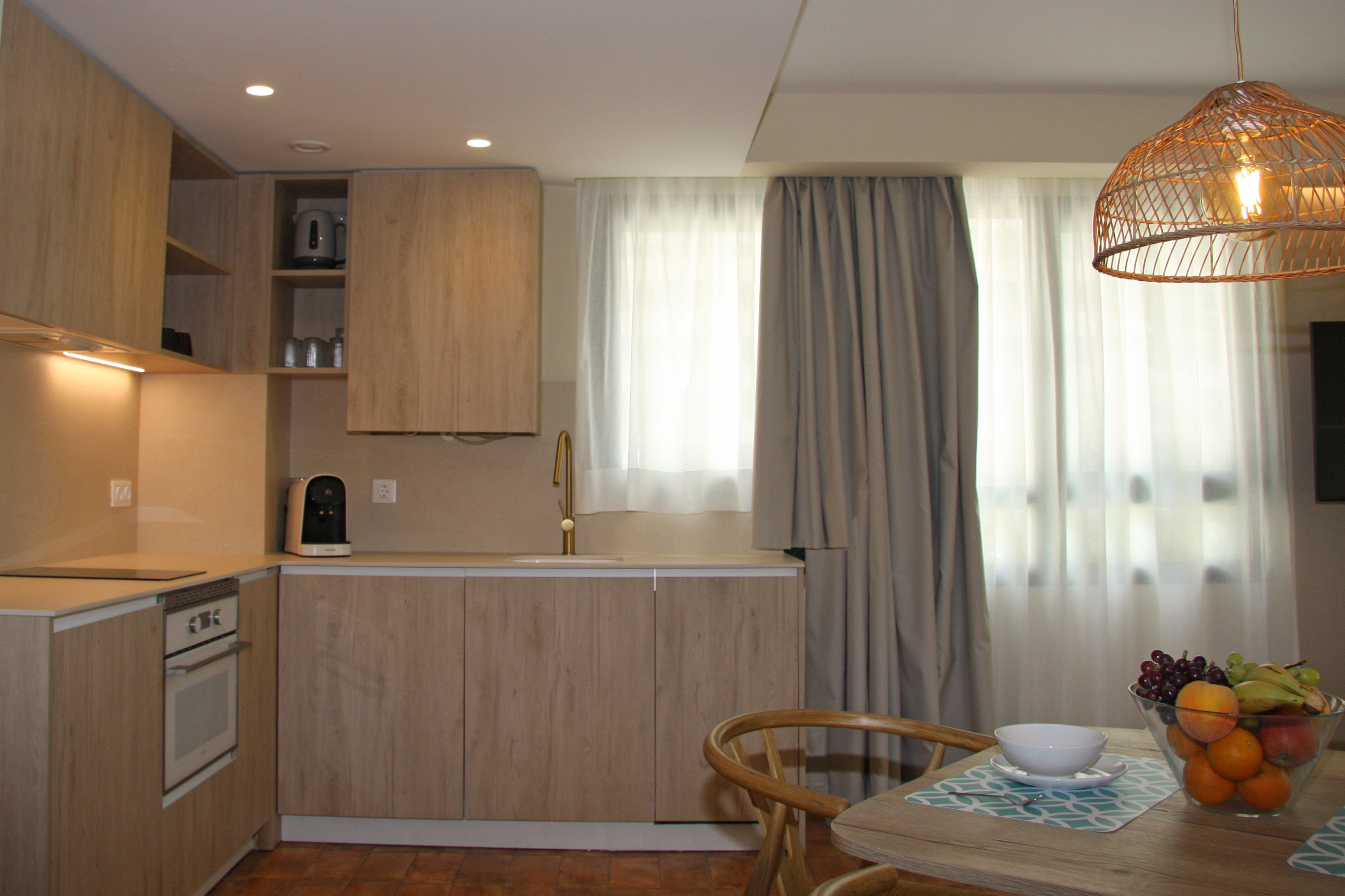 Apartment mit 1 schlafzimmer und balkon