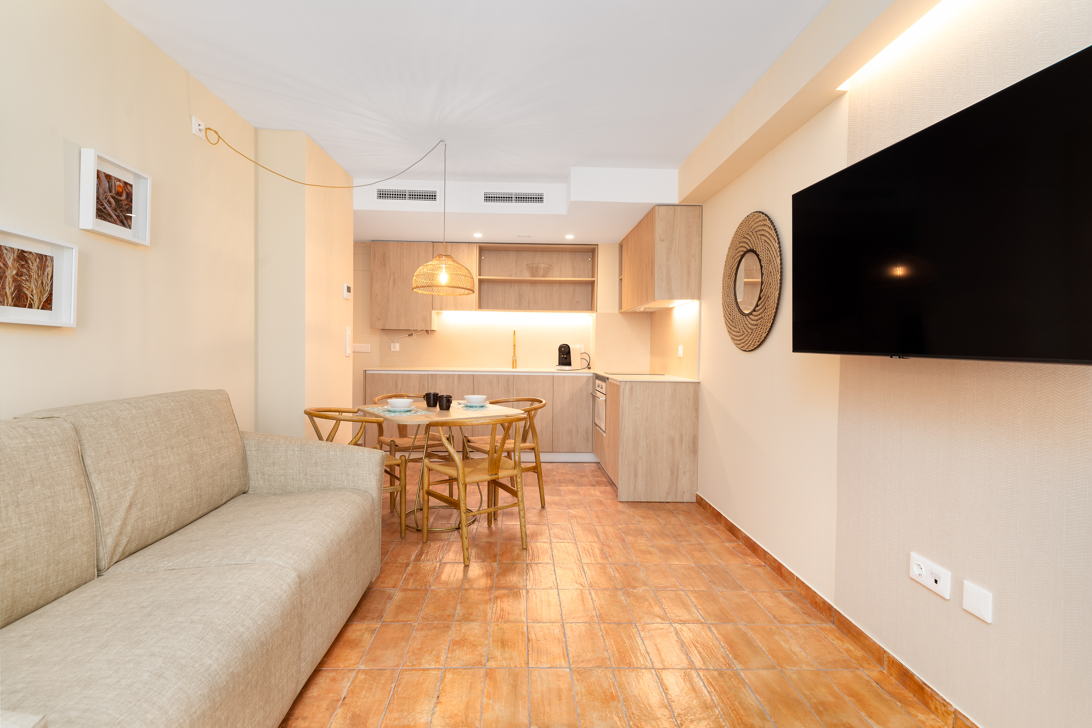 Apartamento de 1 dormitorio con balcón