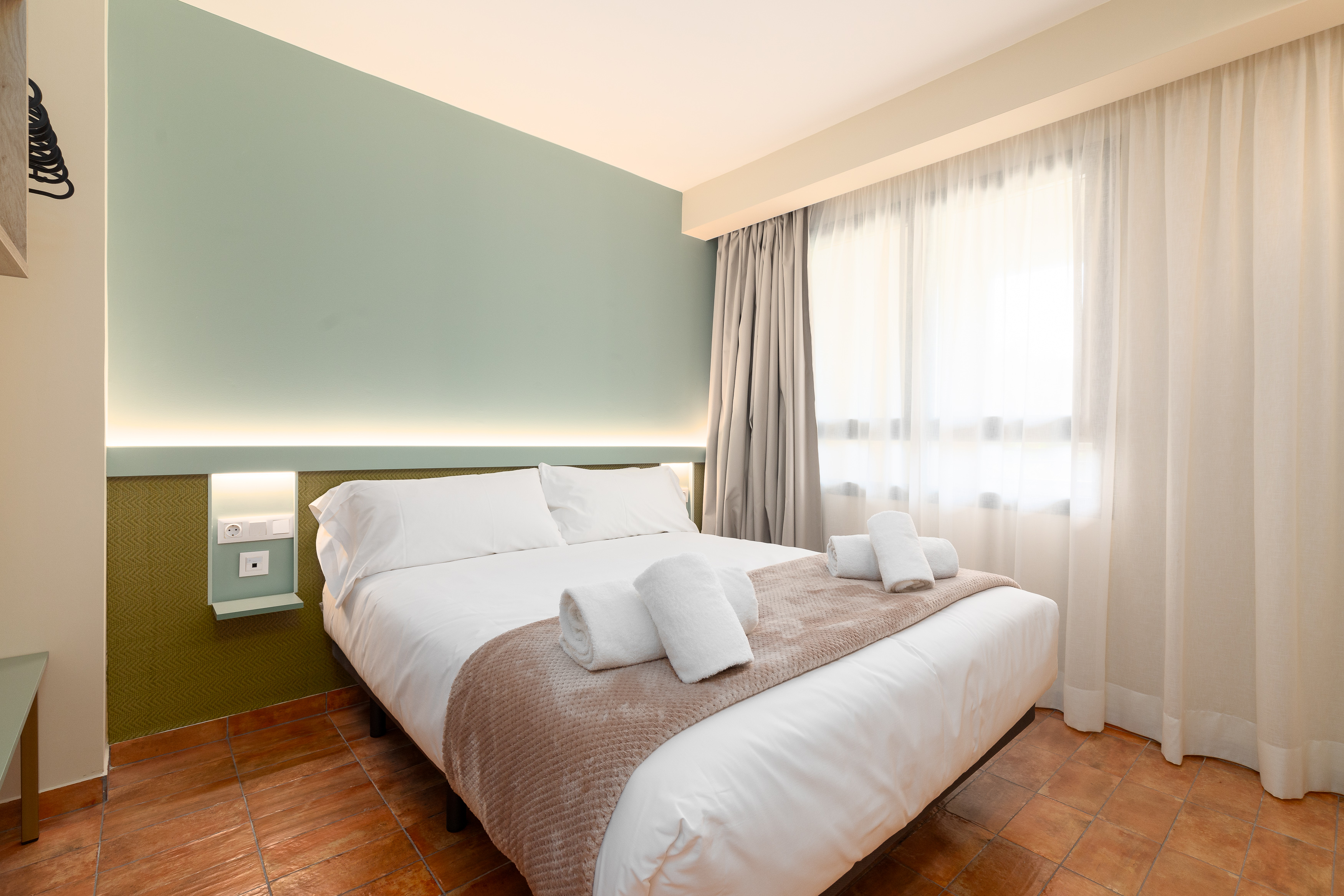 Apartment mit 1 schlafzimmer und balkon