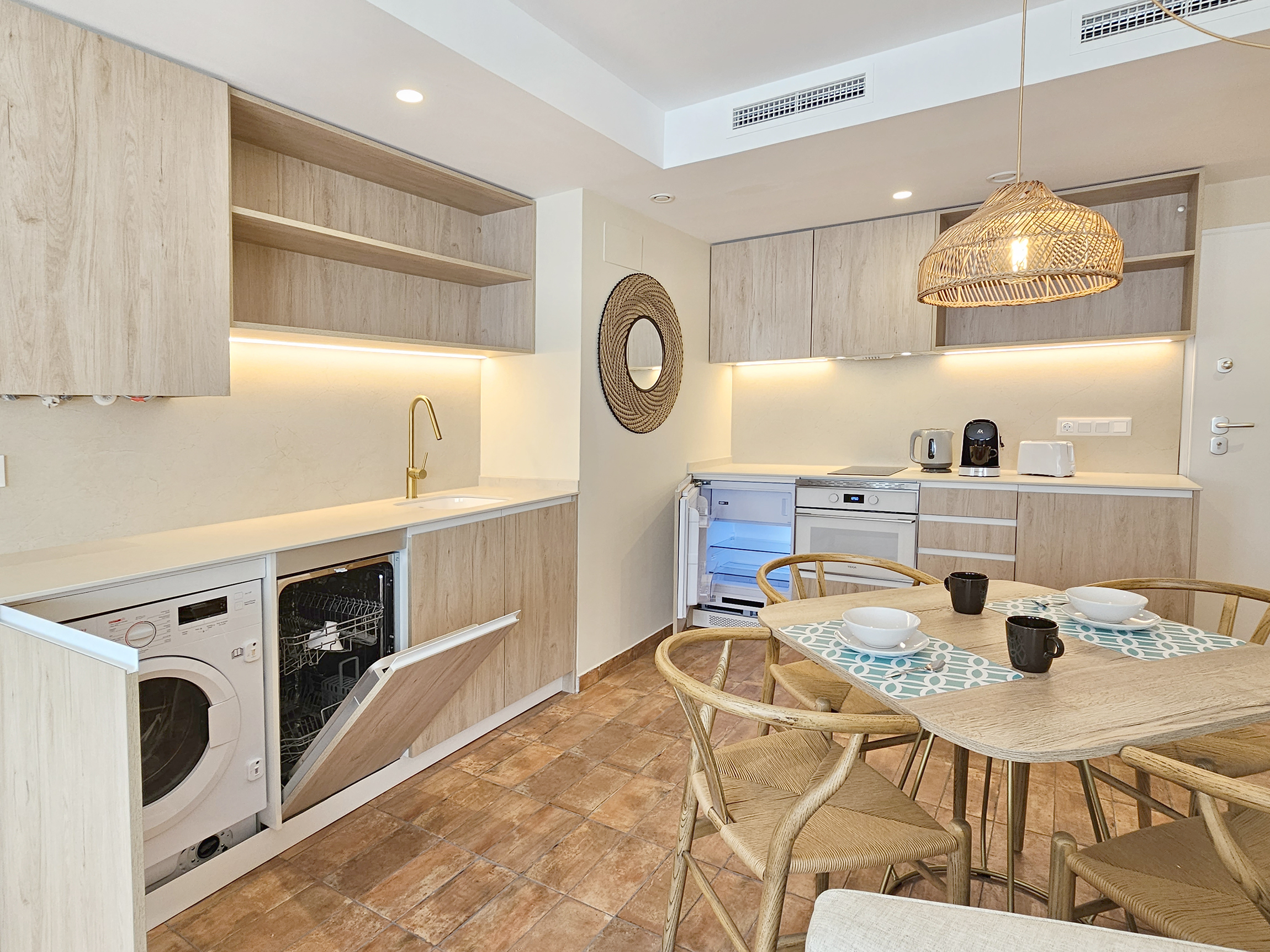 Apartamento de 1 dormitorio con balcón
