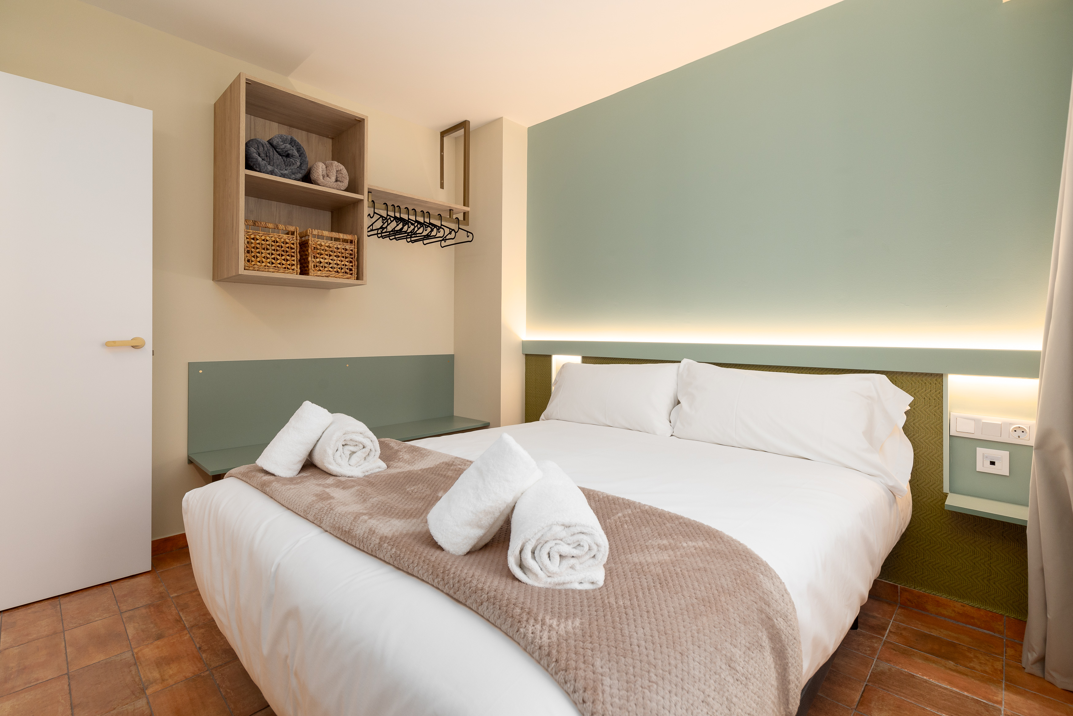 Apartment mit 1 schlafzimmer und balkon