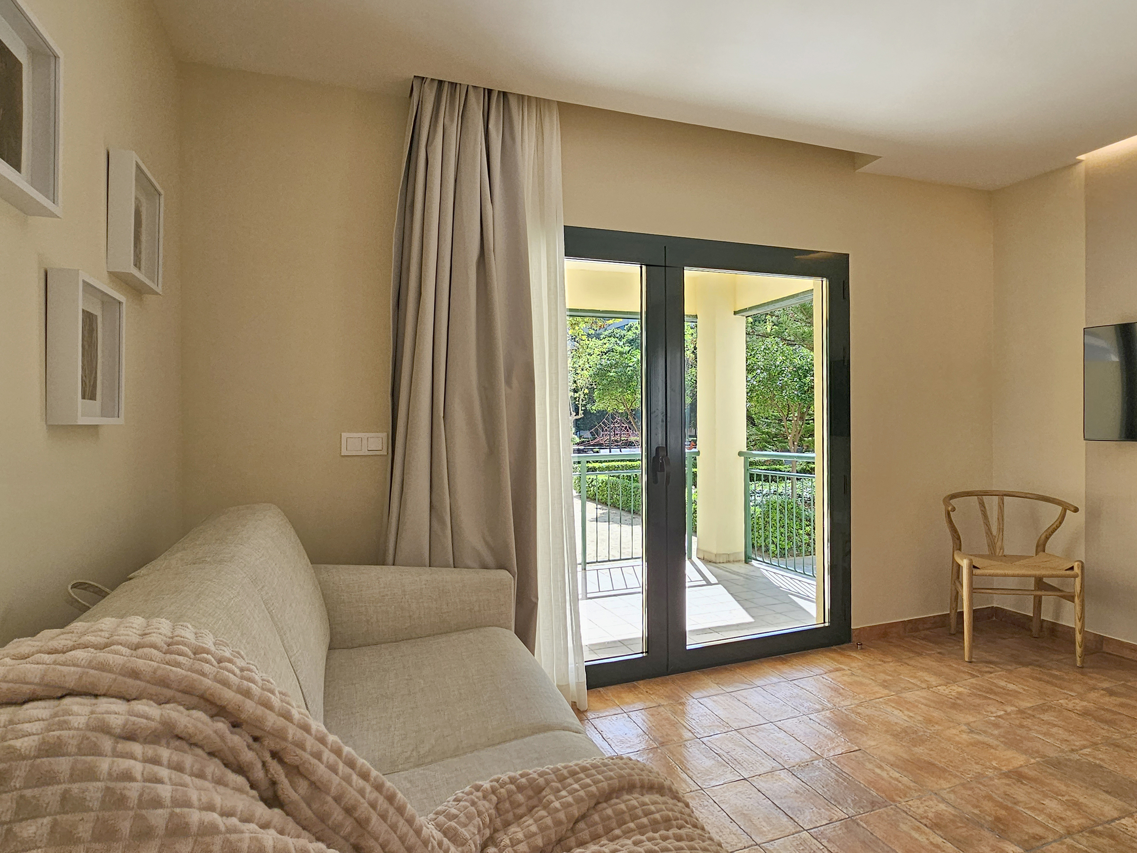 Studio avec balcon