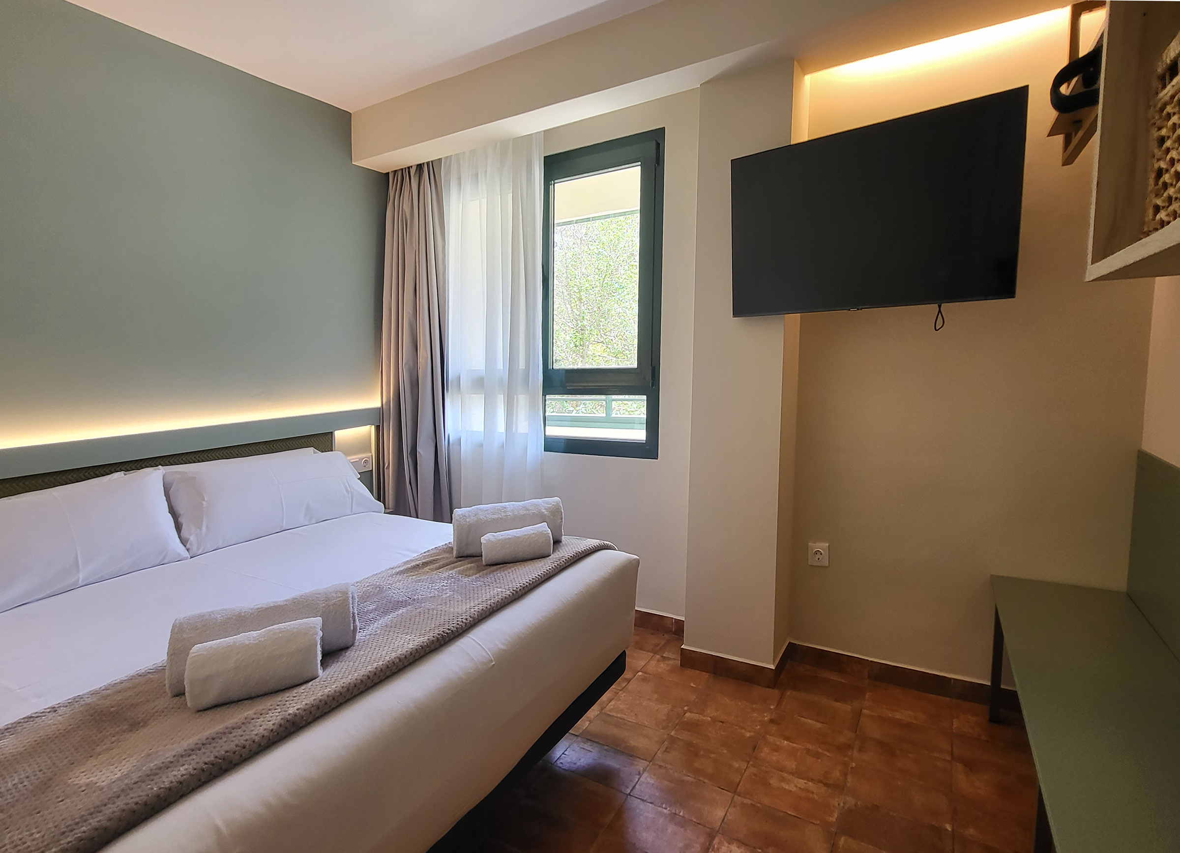 Apartment mit 1 schlafzimmer und balkon