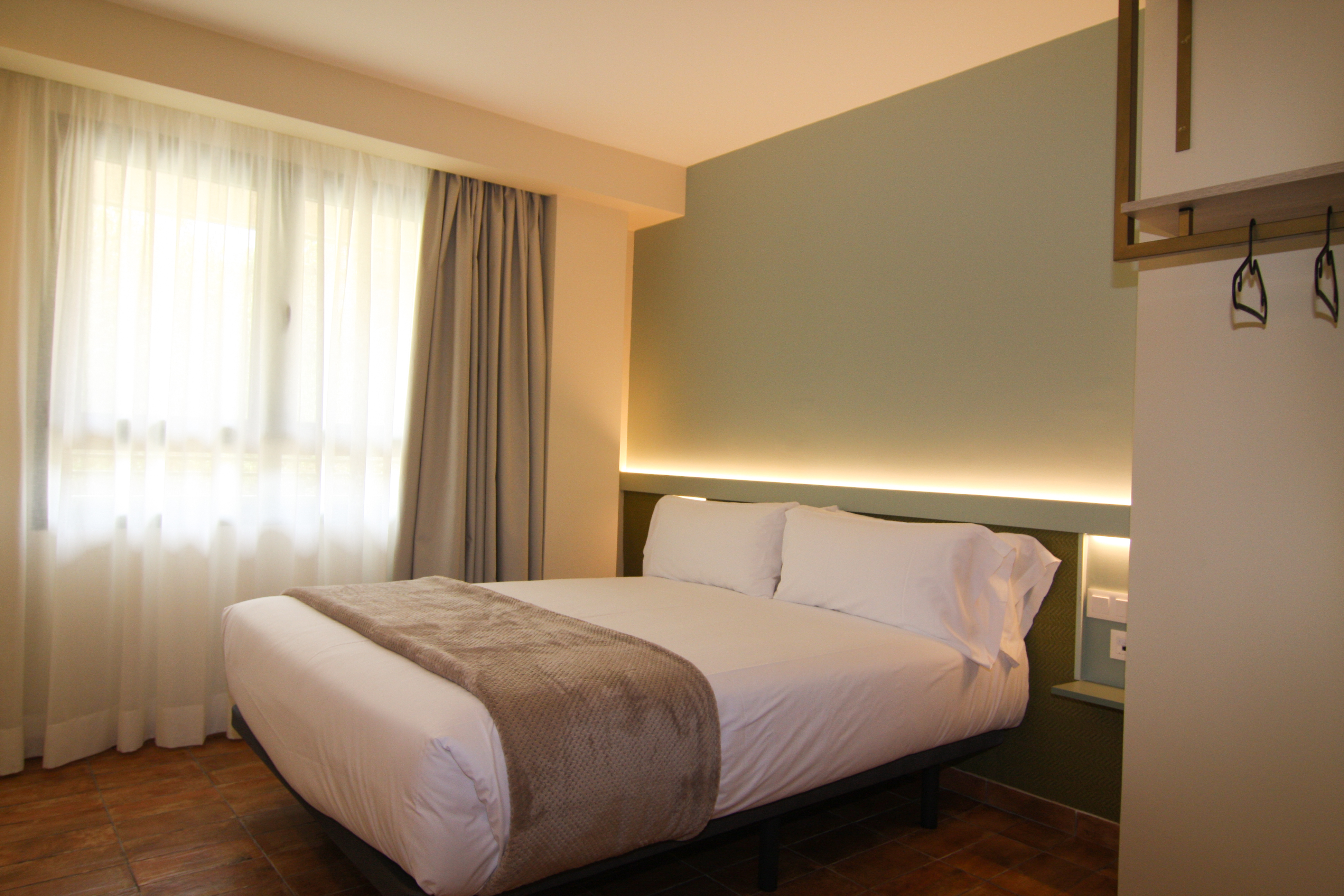 Apartment mit 1 schlafzimmer und balkon