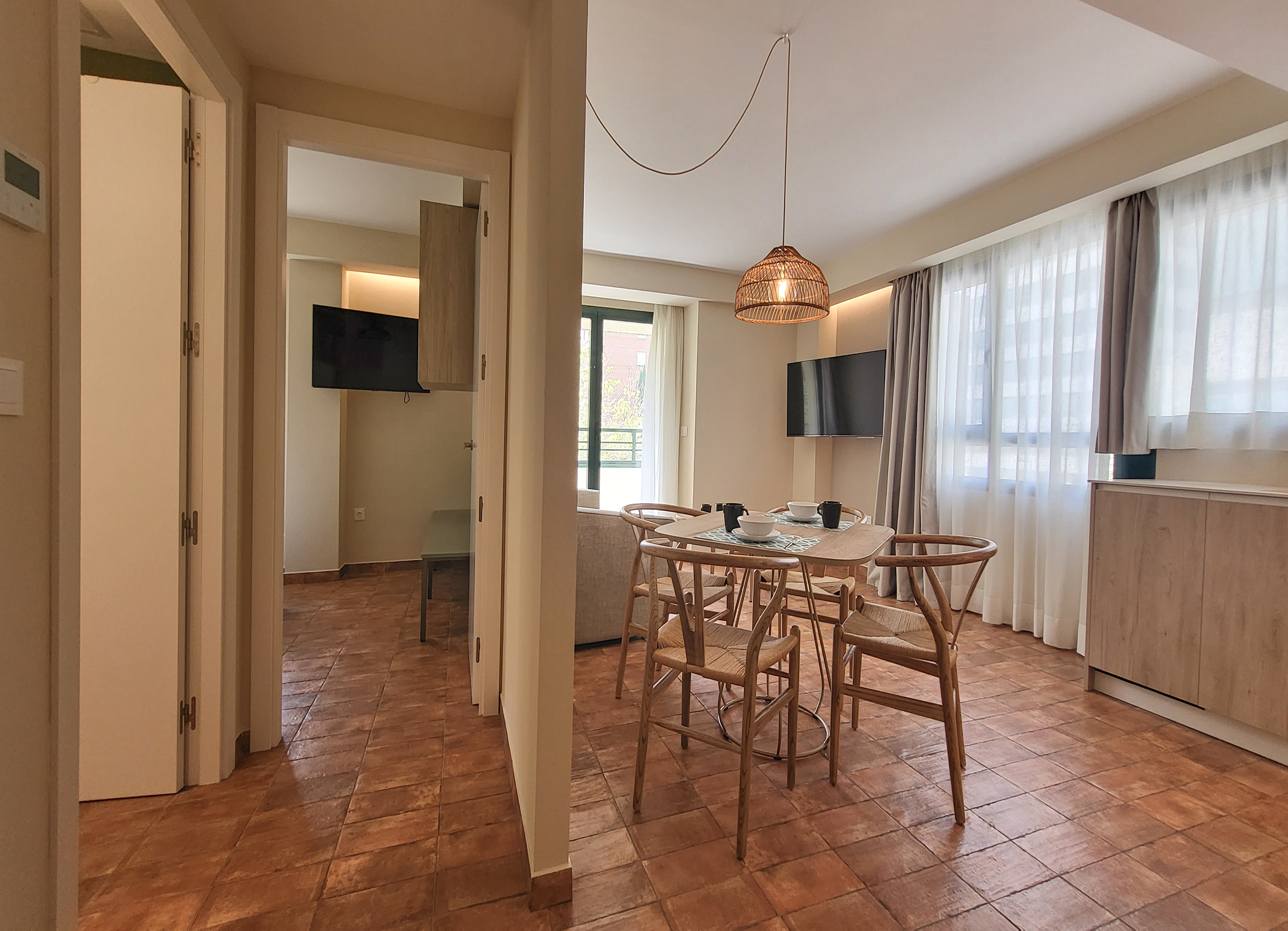 Apartment mit 1 schlafzimmer und balkon